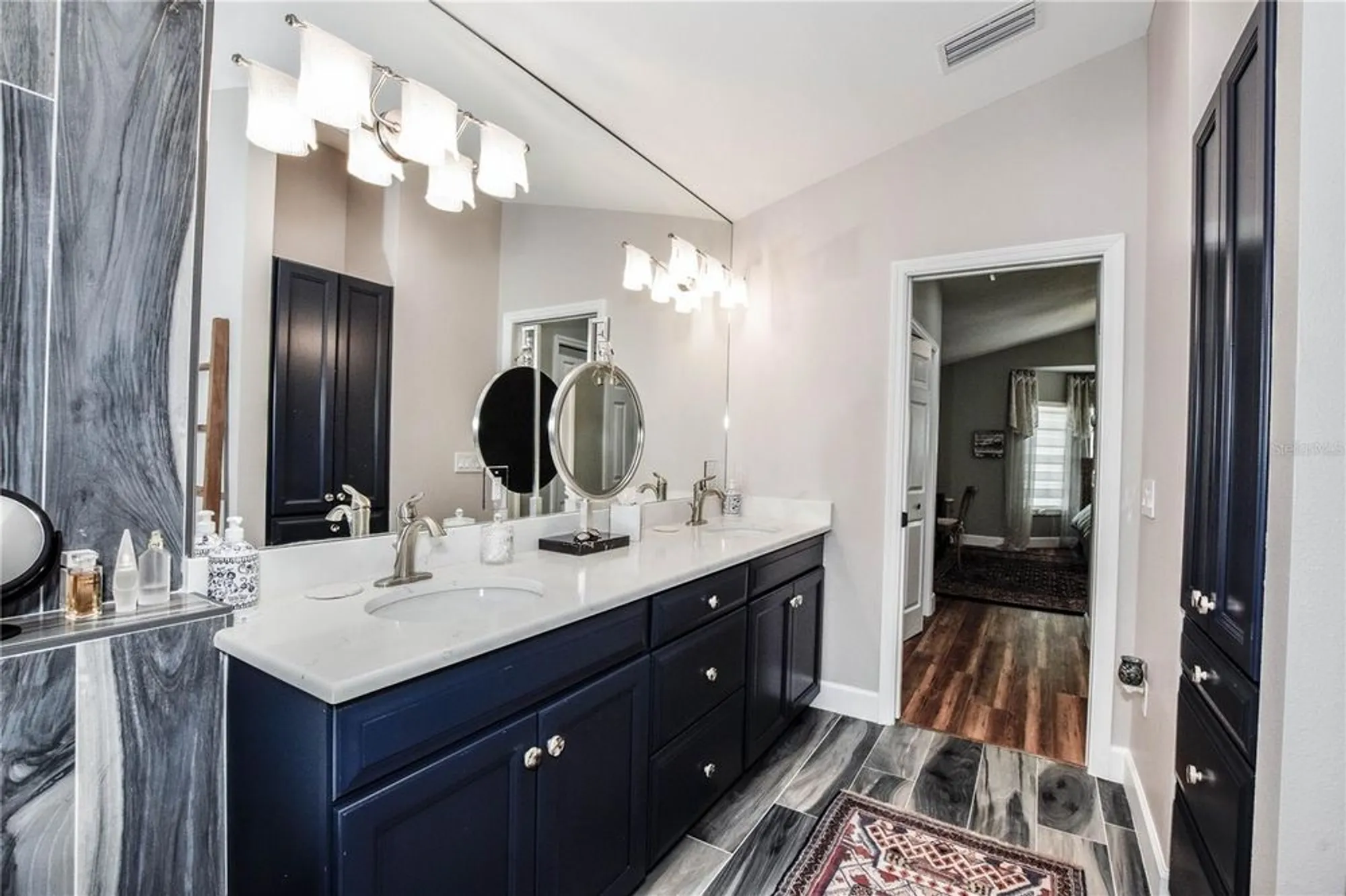 Property Slideshow image 21 of 66 | 404 cardiff rd 17, Venice, FL, 34293