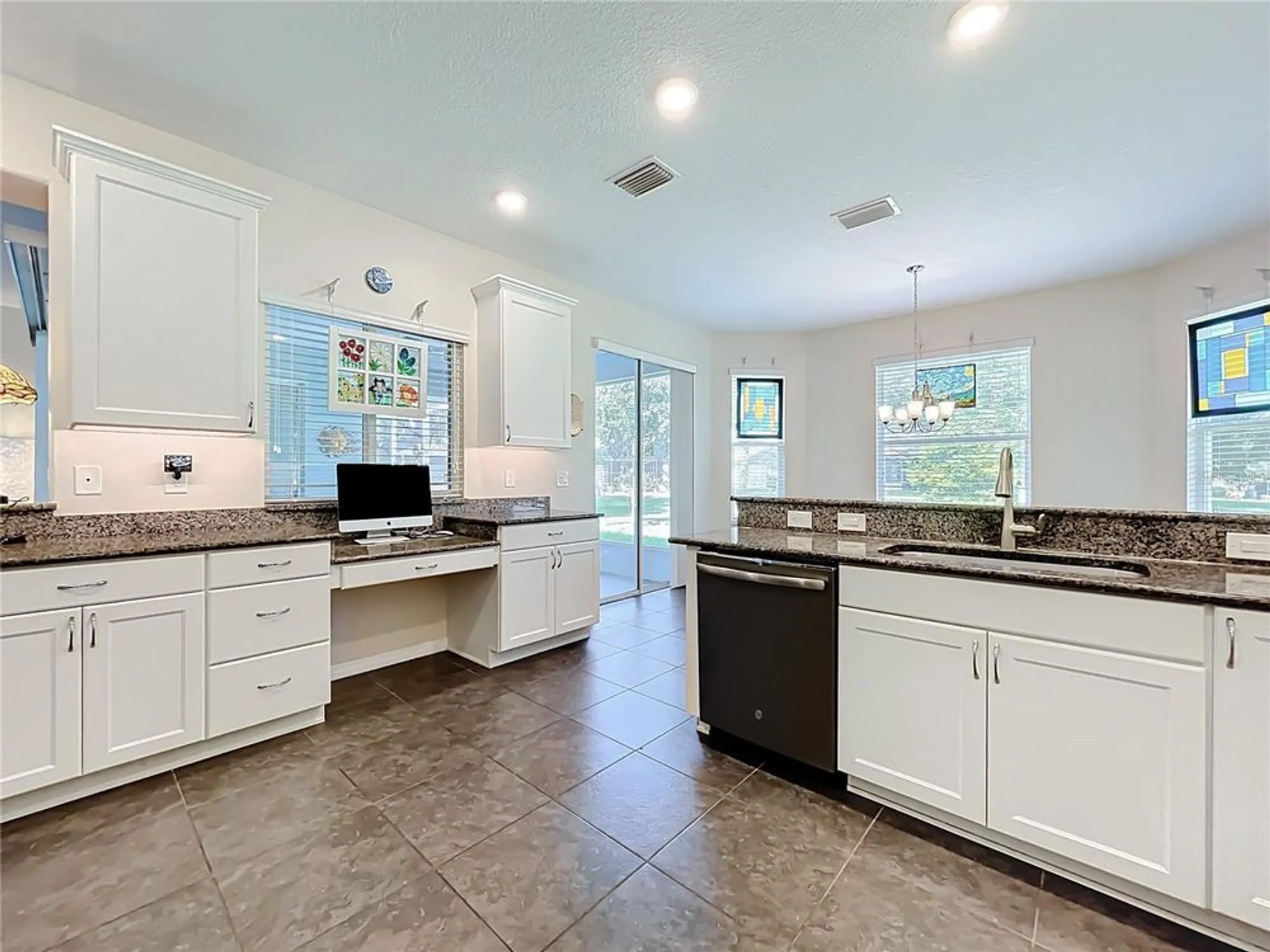 Property Slideshow image 14 of 69 | 26812 augusta springs cir, Leesburg, FL, 34748