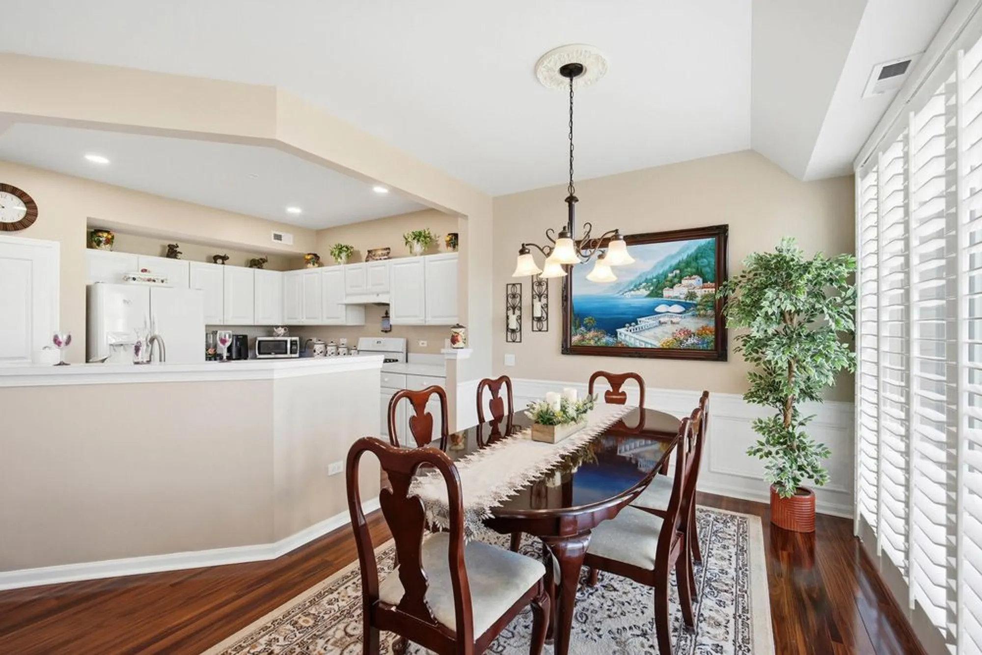 Property Slideshow image 8 of 22 | 12862 norfolk dr, Huntley, IL, 60142