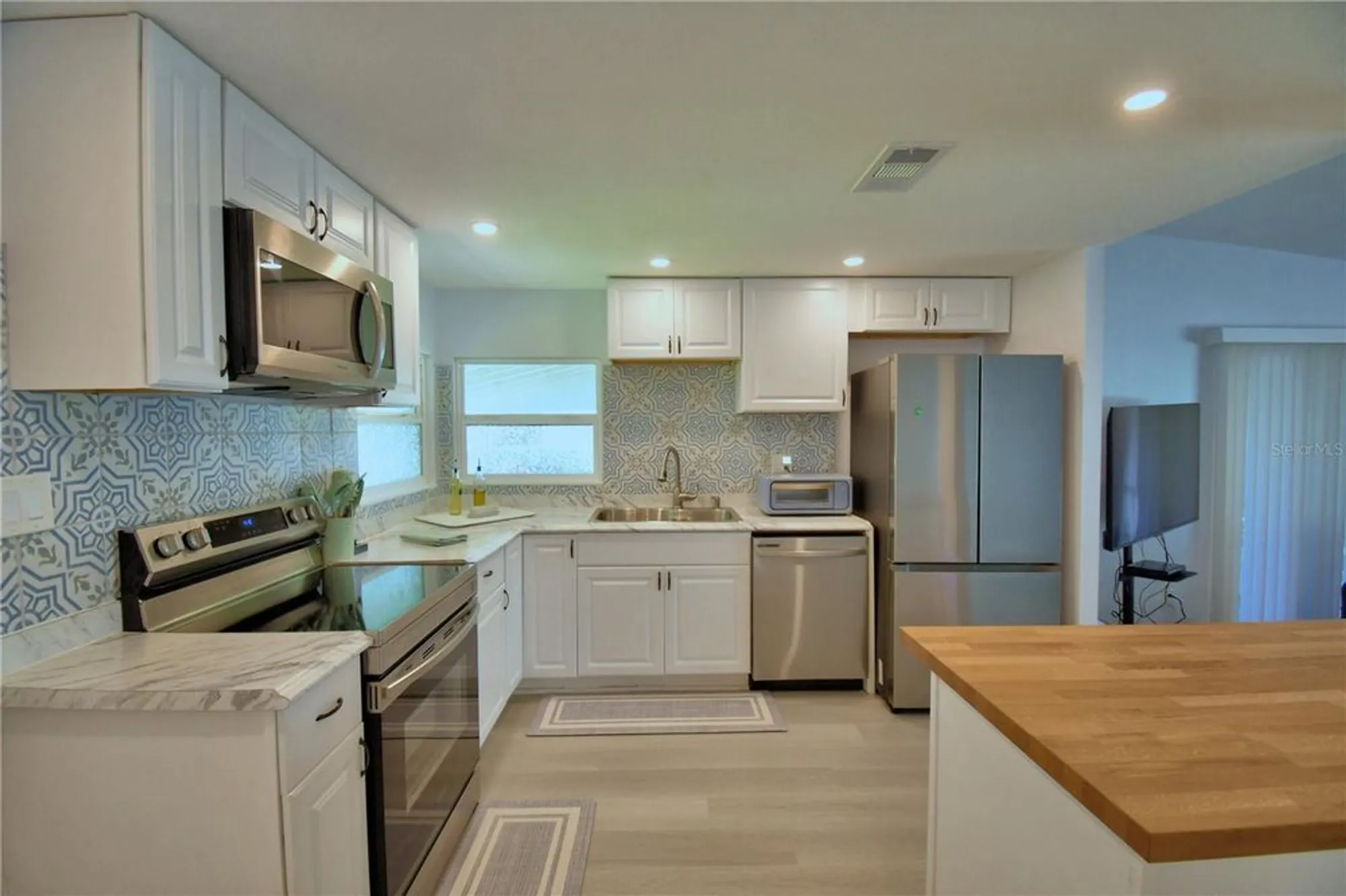 Property Slideshow image 11 of 48 | 4816 goldenview ln, Lakeland, FL, 33811