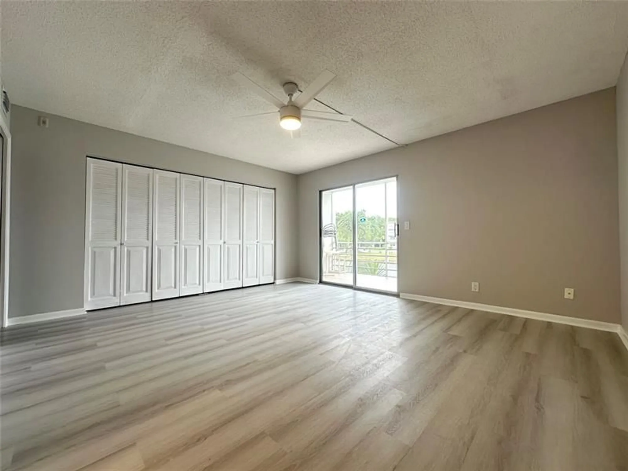 Property Slideshow image 13 of 66 | 2048 newport n # 2048, Deerfield Beach, FL, 33442