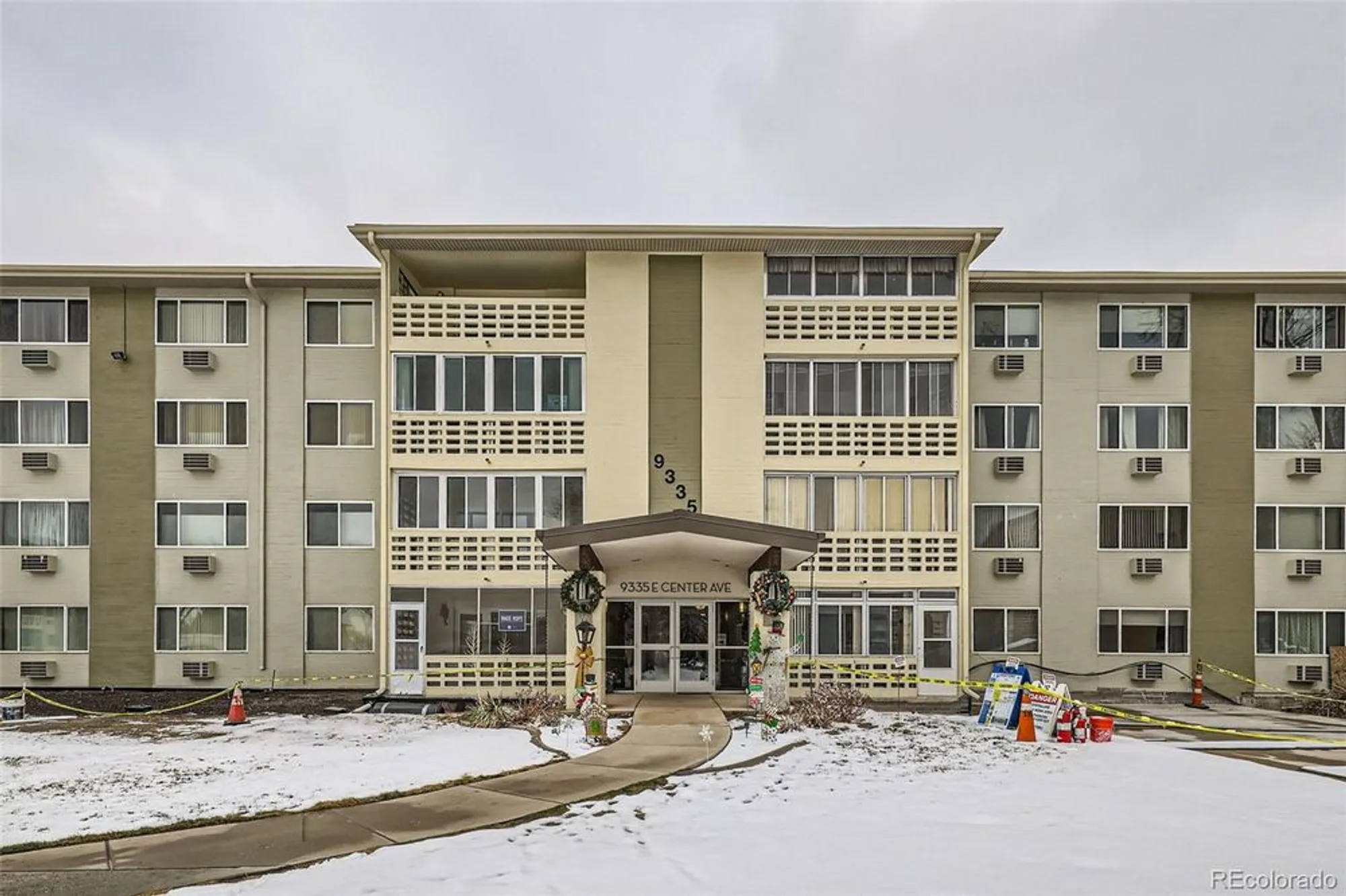 Property Slideshow image 2 of 32 | 9335 e center ave 4b, Denver, CO, 80247