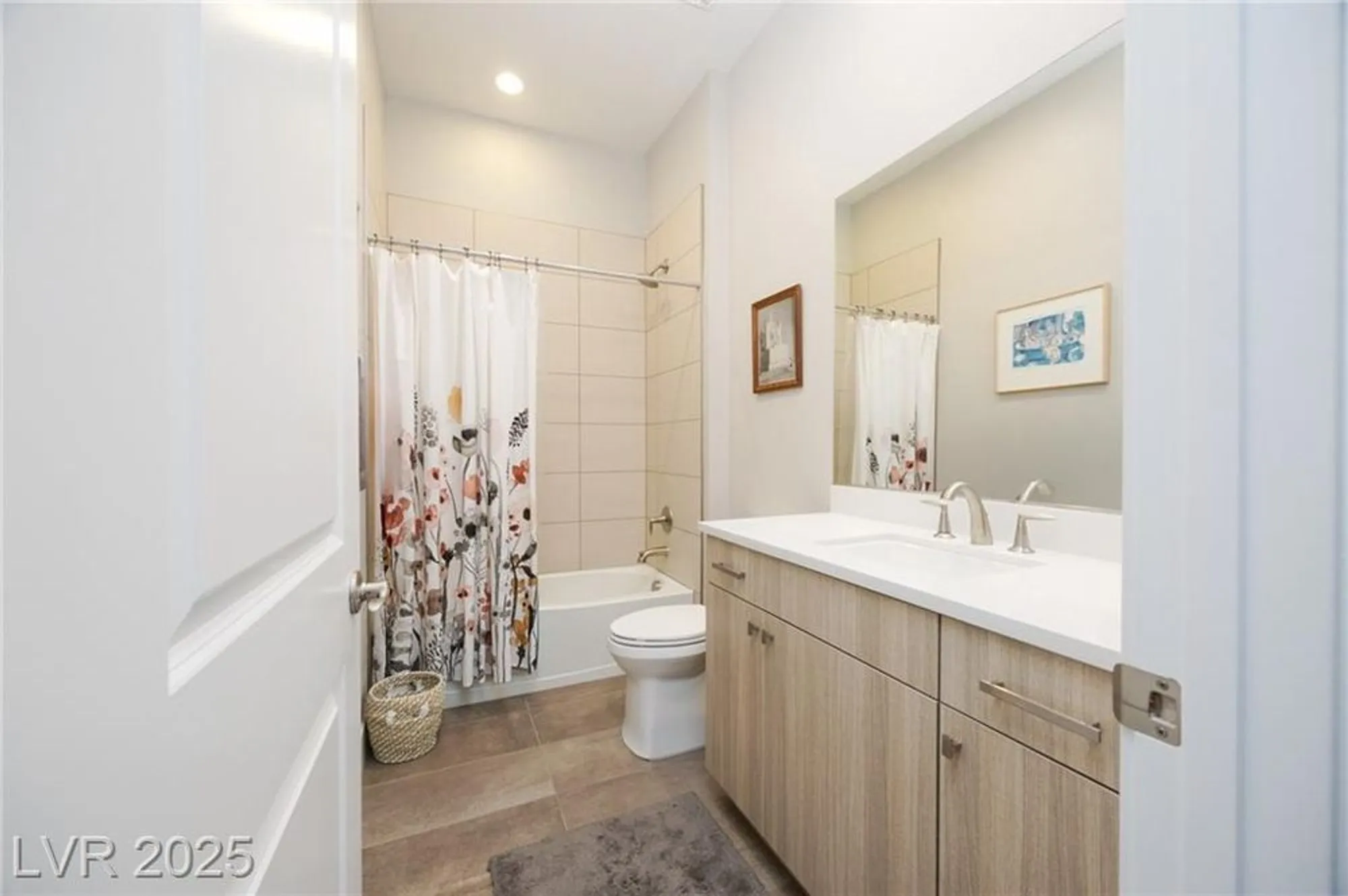 Property Slideshow image 10 of 41 | 6673 titanium crest st, Las Vegas, NV, 89148