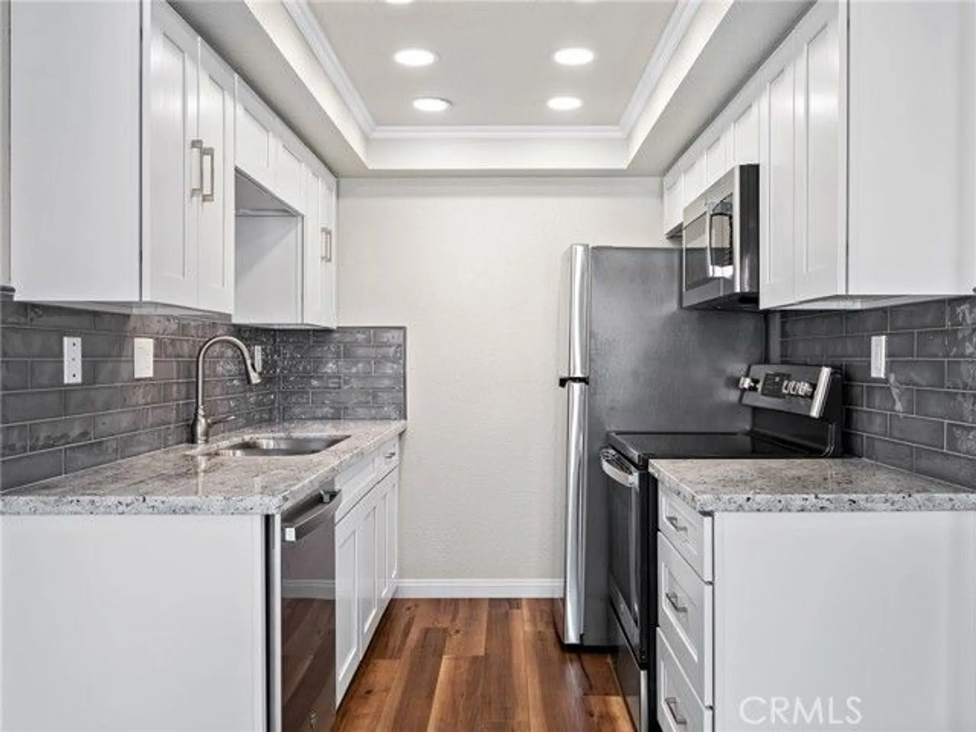 Property Slideshow image 9 of 27 | 19183 elm dr, Apple Valley, CA, 92308