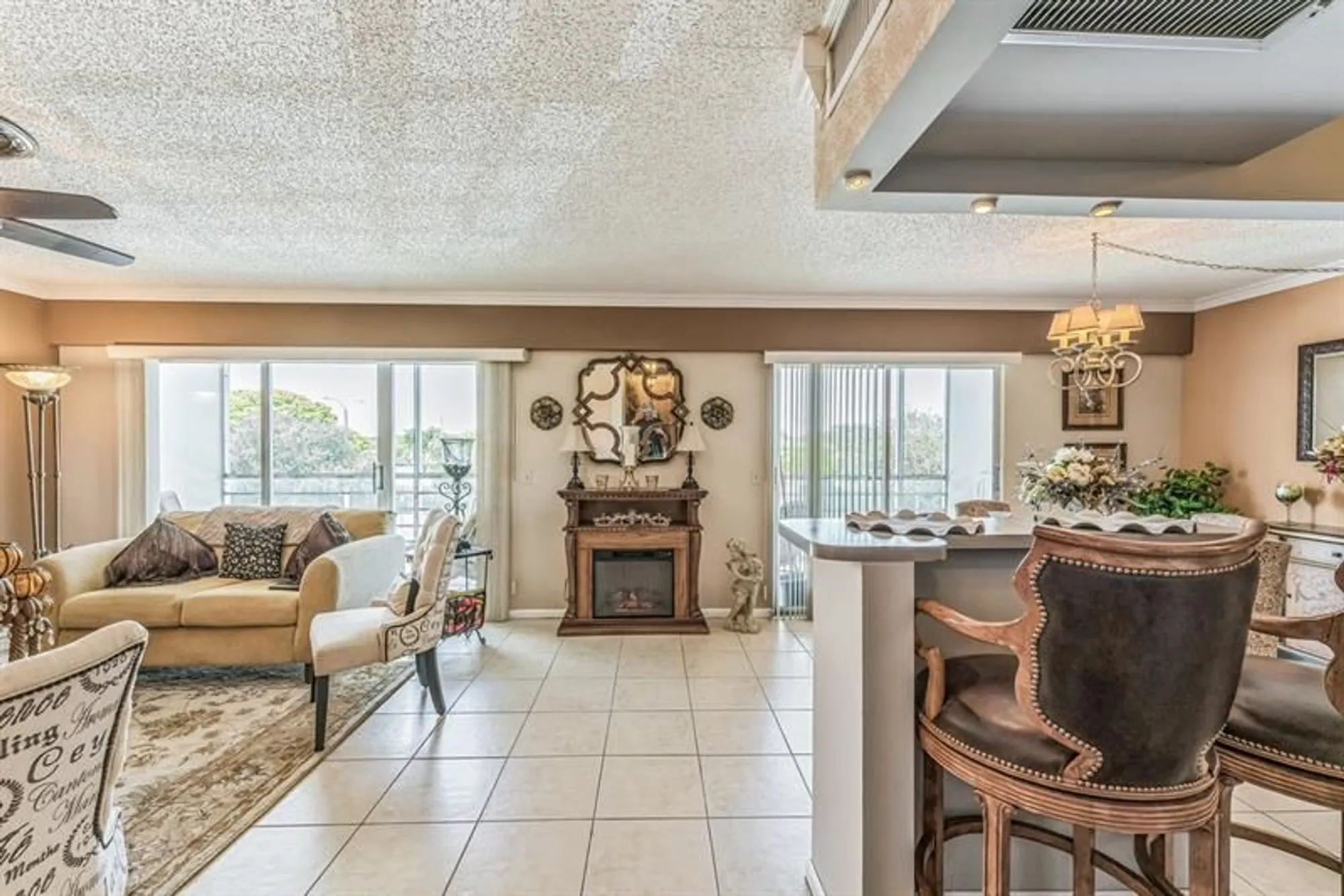 Property Slideshow image 6 of 22 | 581 mansfield n # 581, Boca Raton, FL, 33434