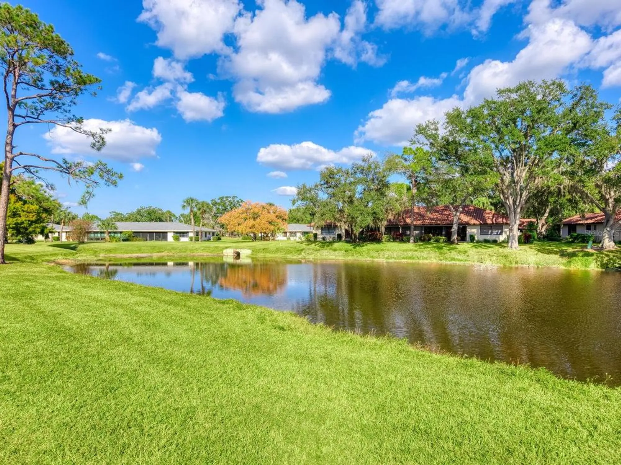 Property Slideshow image 35 of 53 | 5450 golf pointe dr, Sarasota, FL, 34243