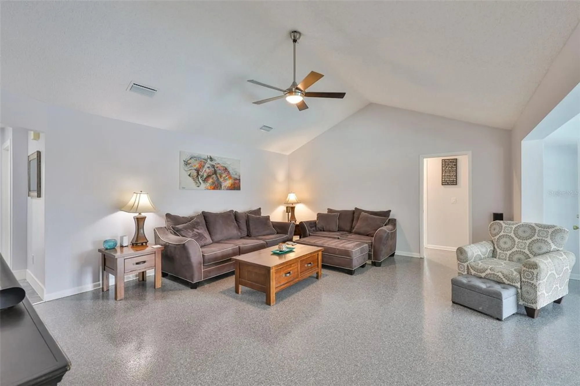 Property Slideshow image 13 of 63 | 2022 east view dr, Sun City Center, FL, 33573