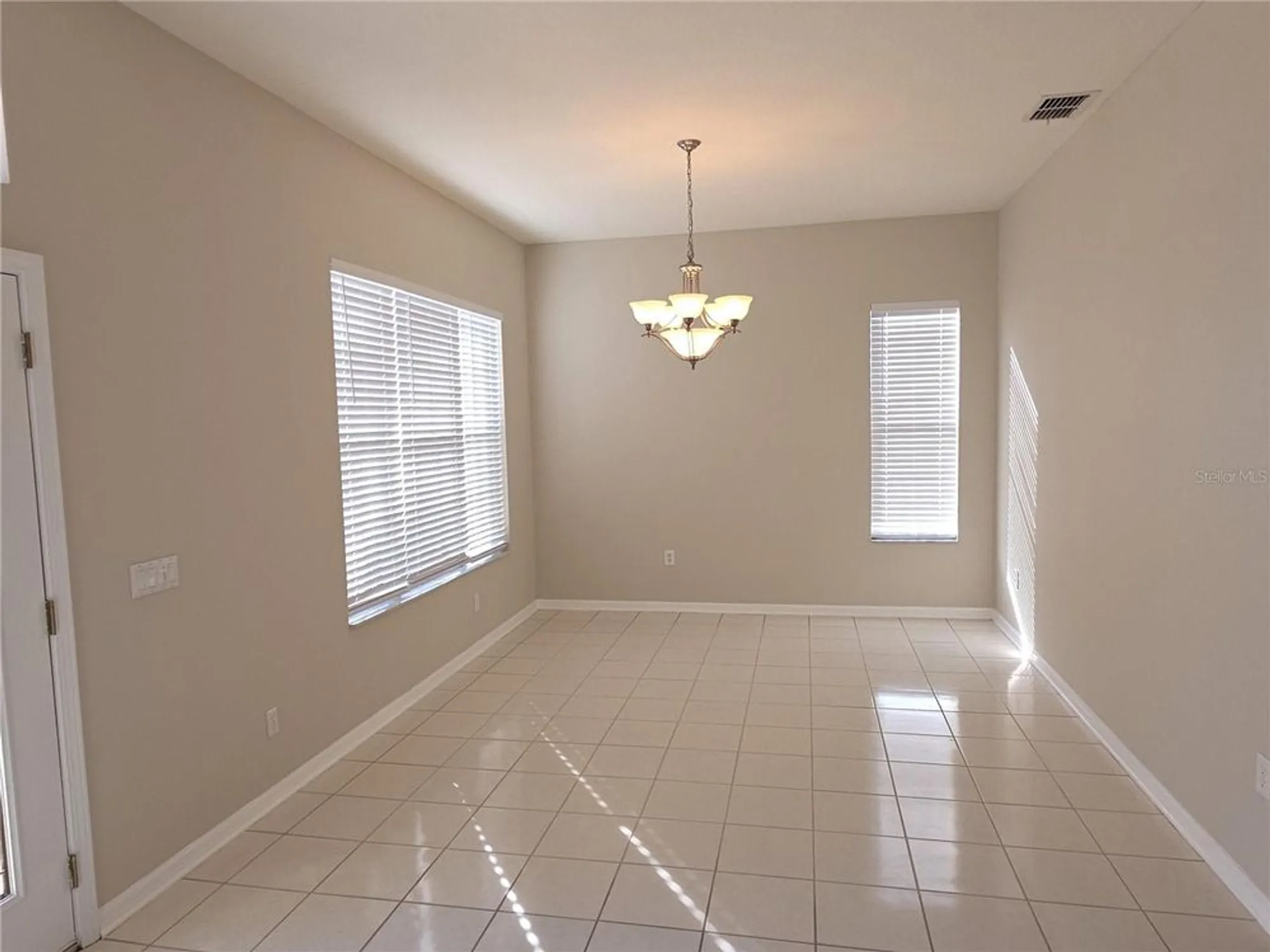 Property Slideshow image 9 of 31 | 617 glastonbury ct, Spring Hill, FL, 34609