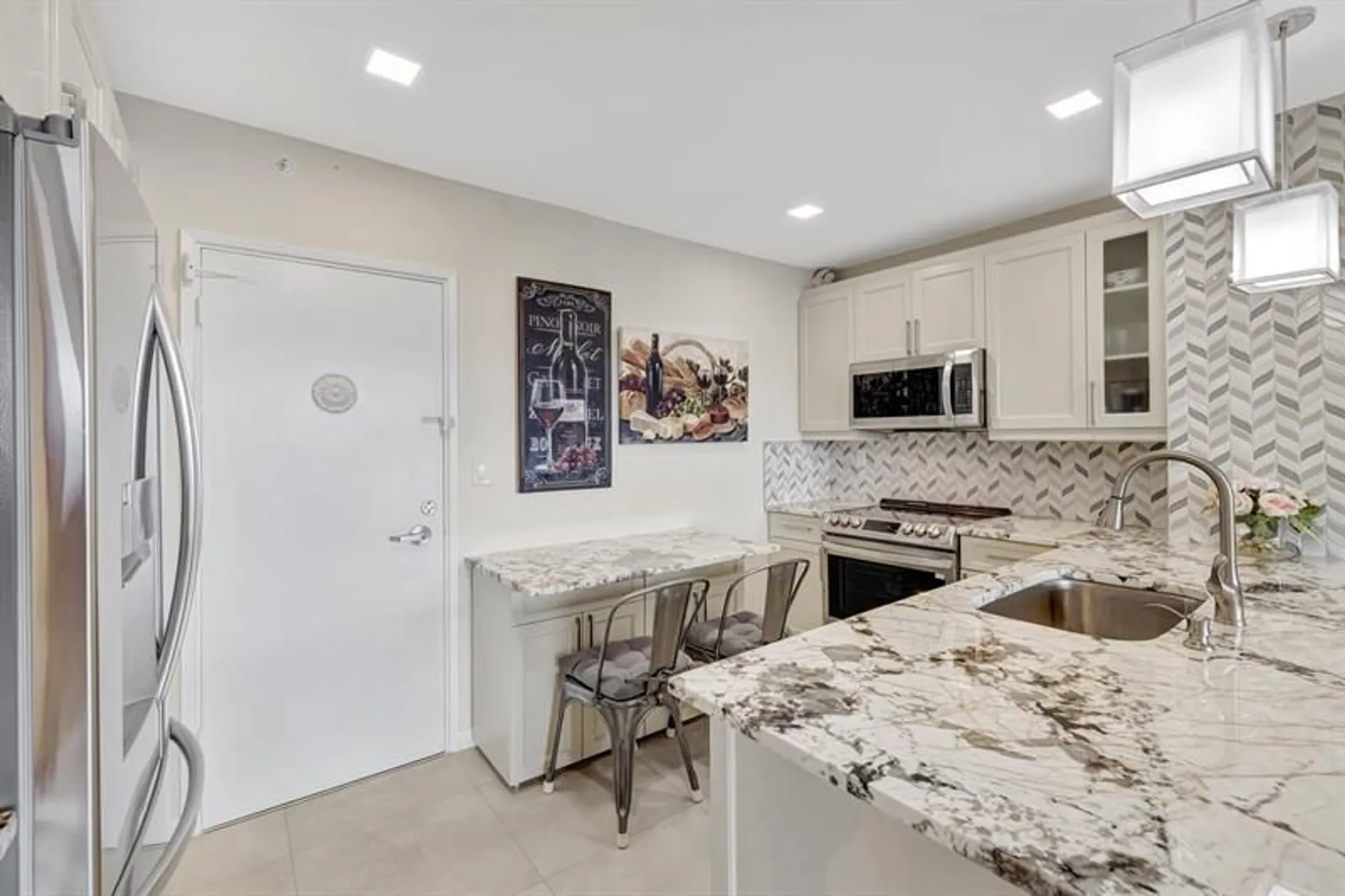 Property Slideshow image 17 of 45 | 3300 ne 36th st apt 1617, Fort Lauderdale, FL, 33308