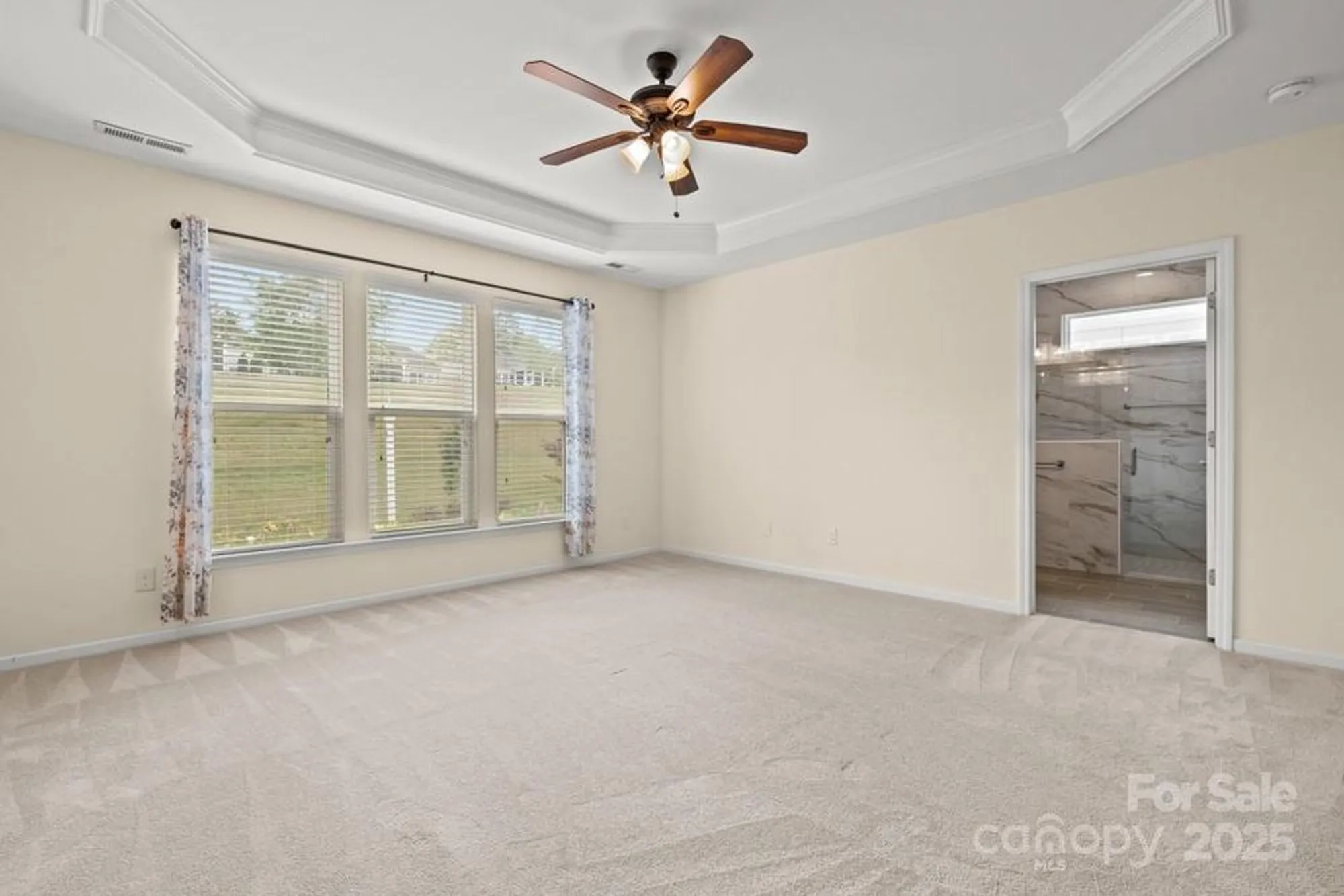 Property Slideshow image 14 of 36 | 20135 dovekie ln, Fort Mill, SC, 29707