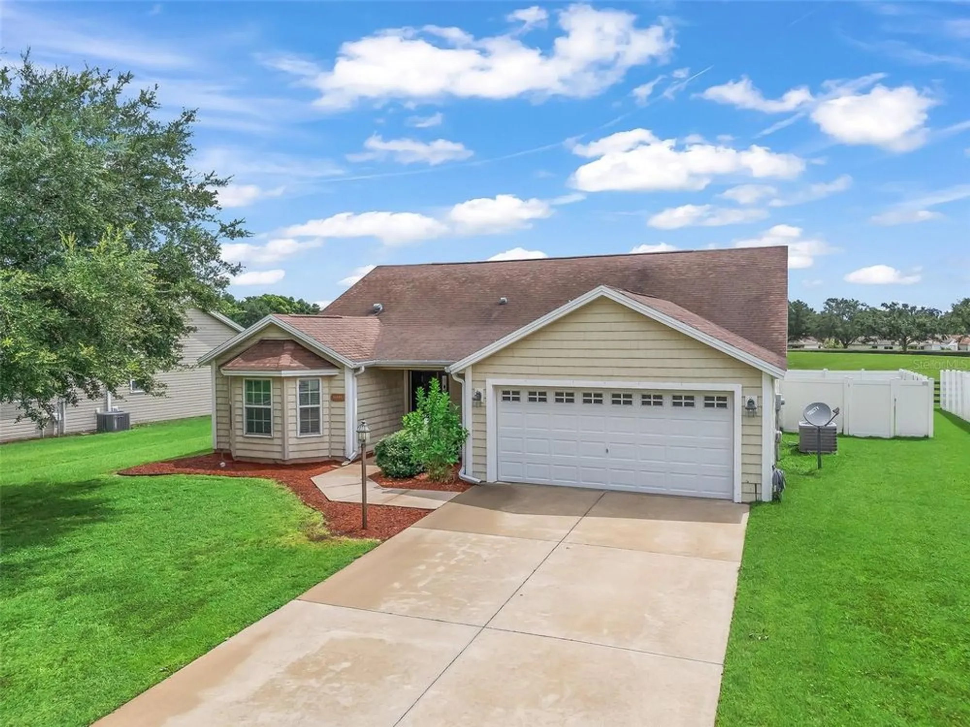 Property Slideshow image 4 of 41 | 12185 ne 51st cir, Oxford, FL, 34484