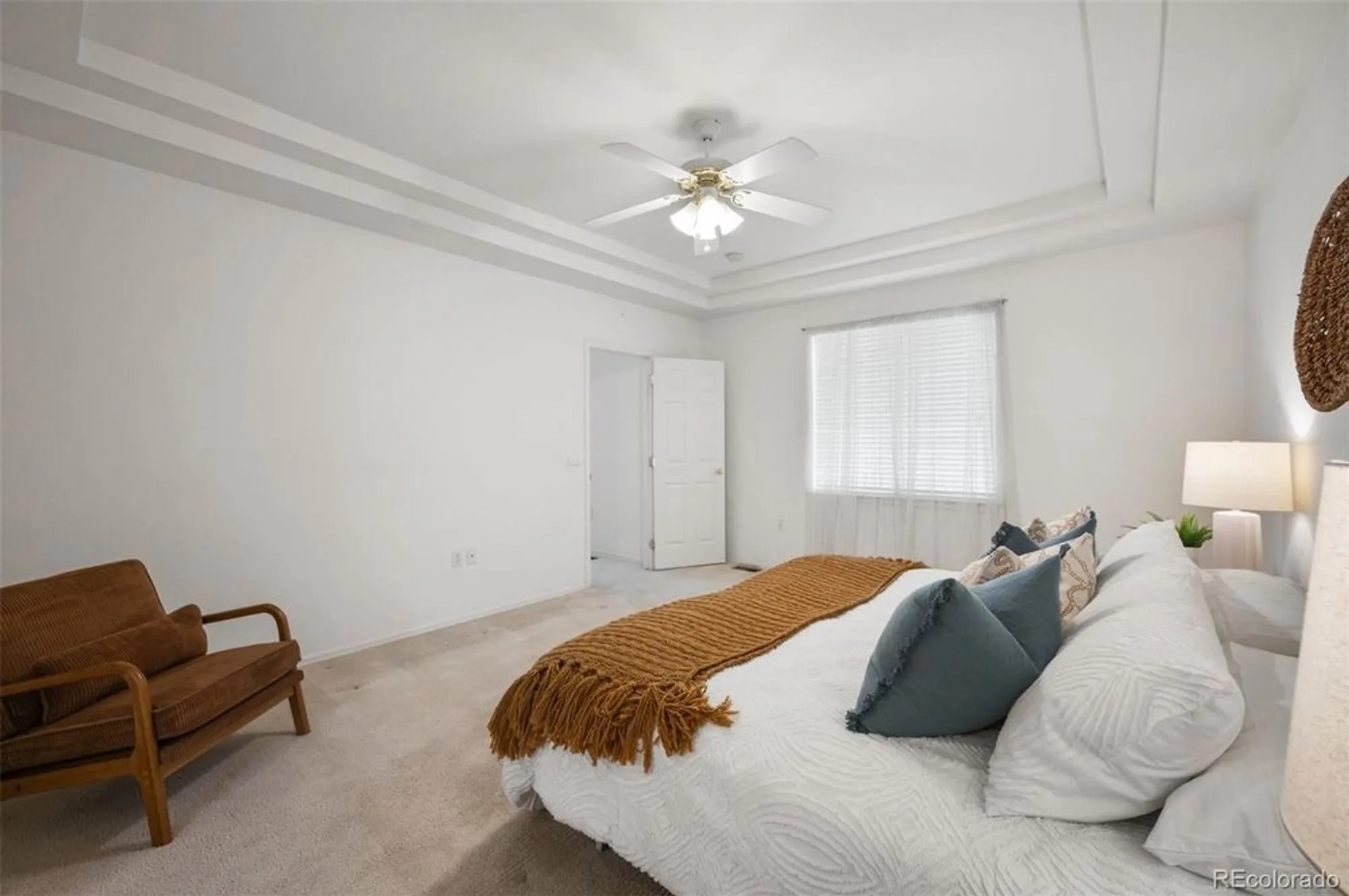 Property Slideshow image 21 of 35 | 23440 e moraine pl, Aurora, CO, 80016