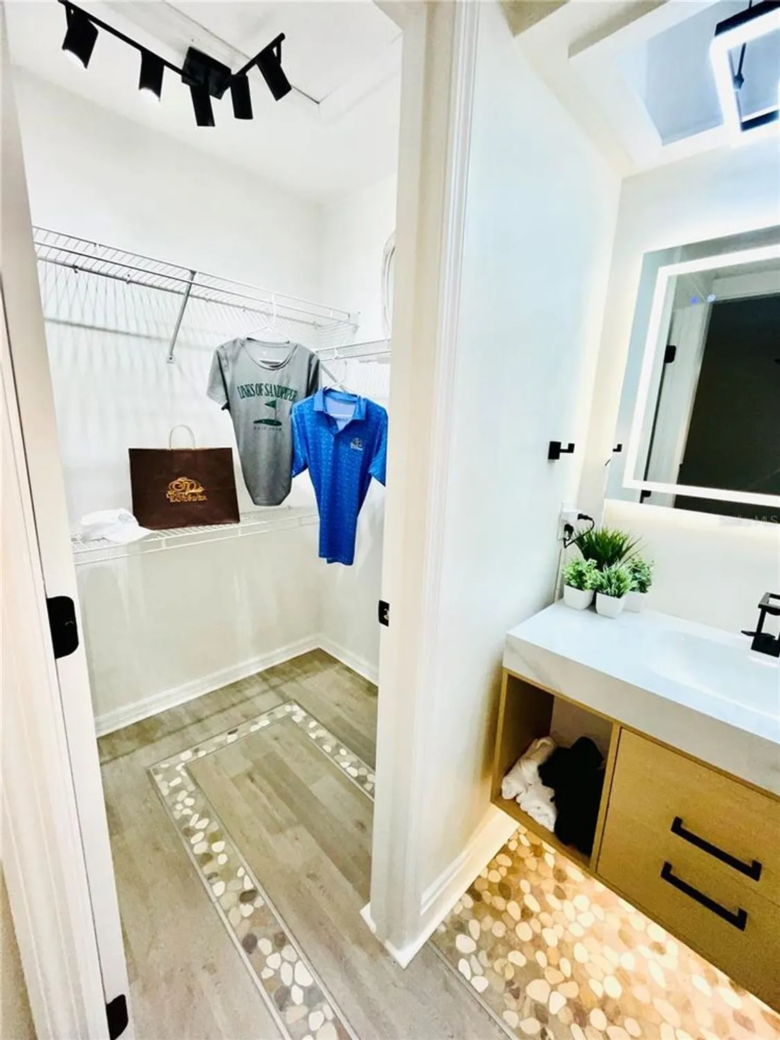 Property Slideshow image 23 of 39 | 669 eagle run, Lakeland, FL, 33809