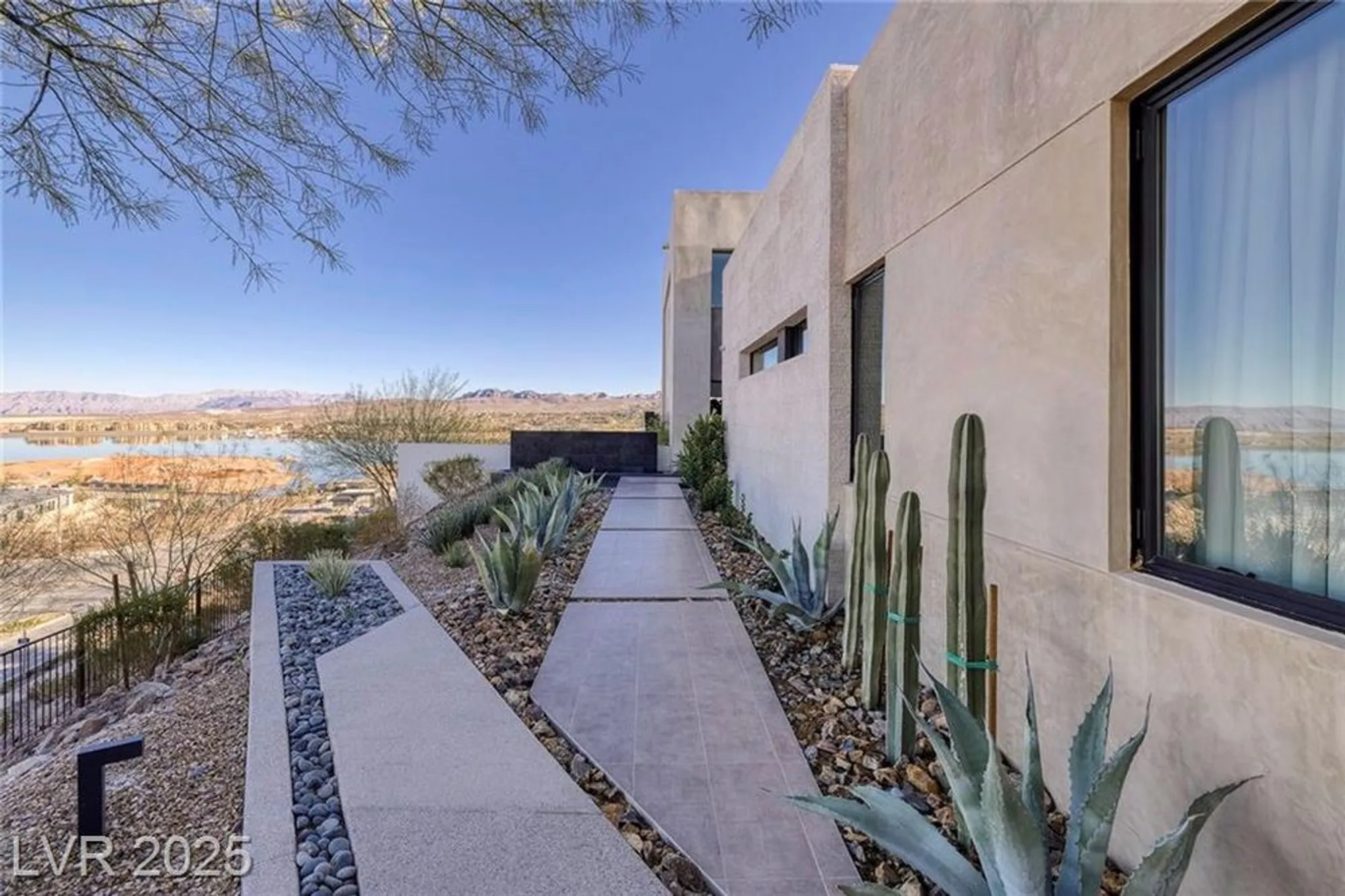 Property Slideshow image 8 of 70 | 32 highland cove ln, Henderson, NV, 89011