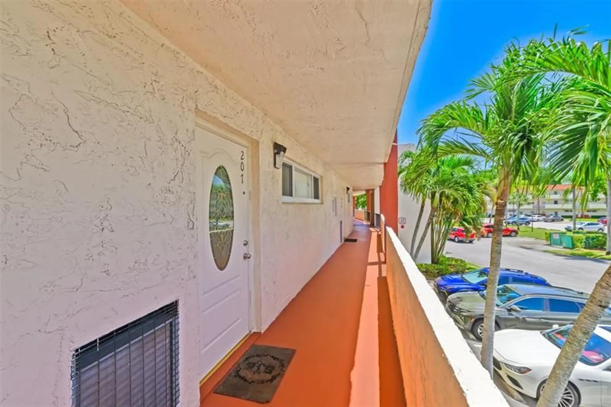 Property Slideshow image 8 of 51 | 9511 n hollybrook lake dr 207, Pembroke Pines, FL, 33025