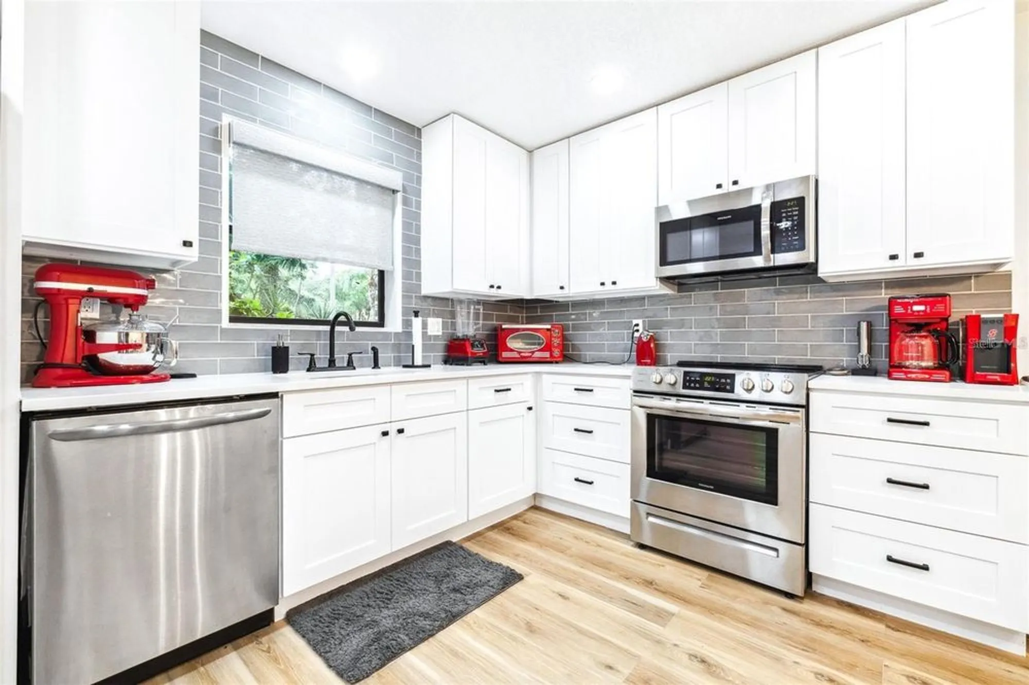 Property Slideshow image 7 of 38 | 2201 pine dr, Tarpon Springs, FL, 34689