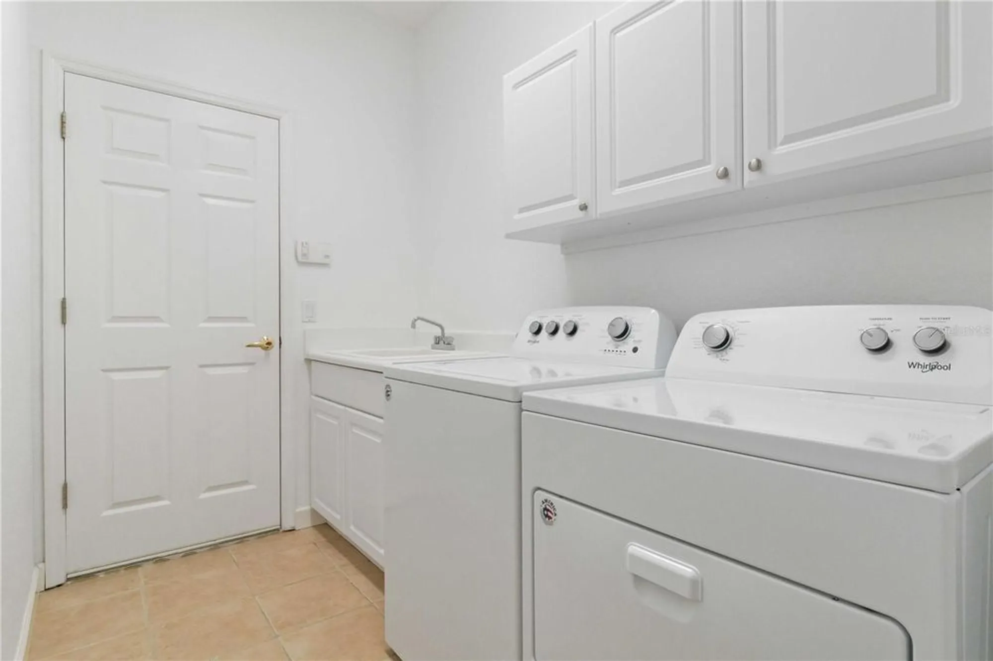 Property Slideshow image 34 of 51 | 4939 lakescene pl, Sarasota, FL, 34243