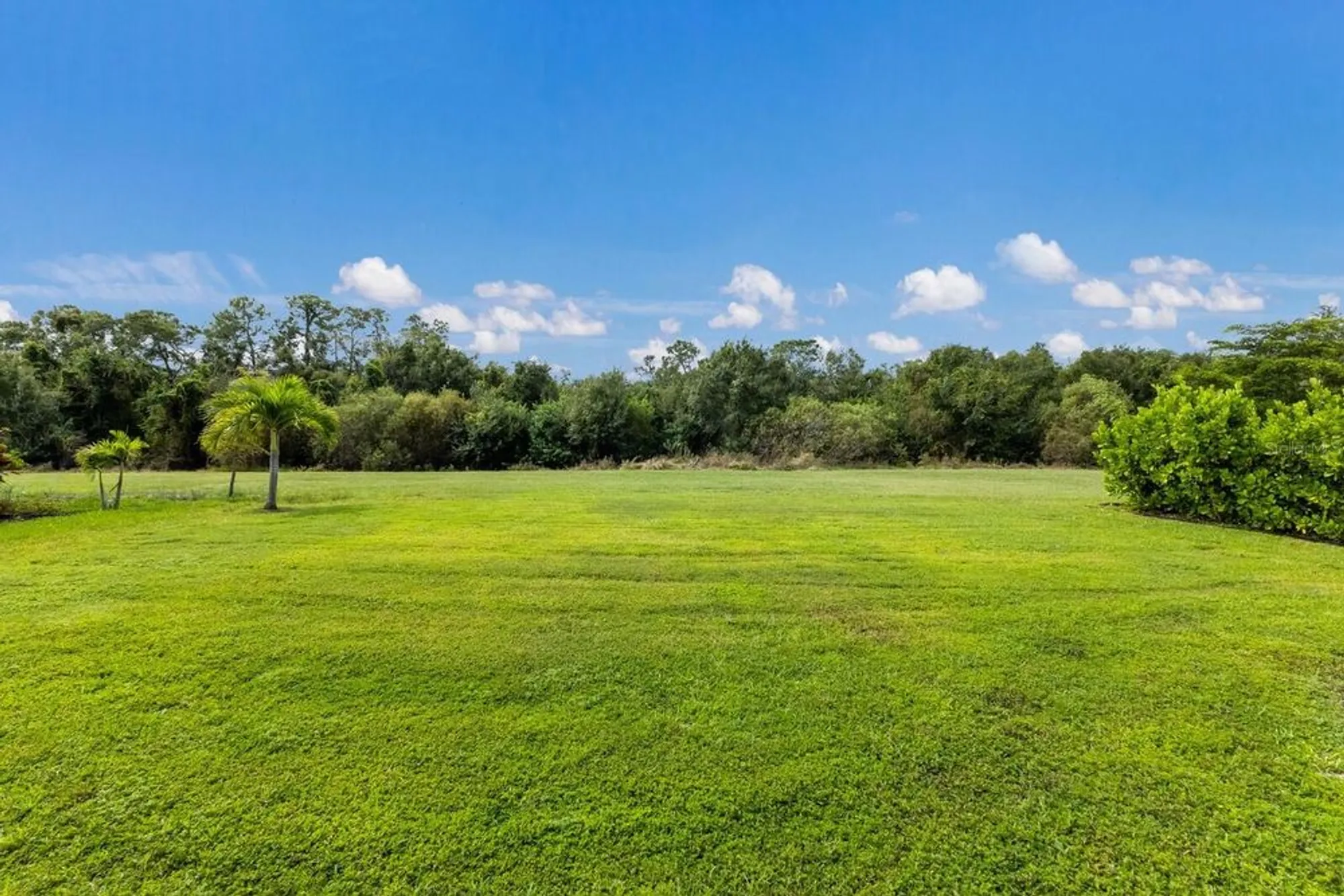 Property Slideshow image 19 of 42 | 4528 pond brook ct, Bradenton, FL, 34211