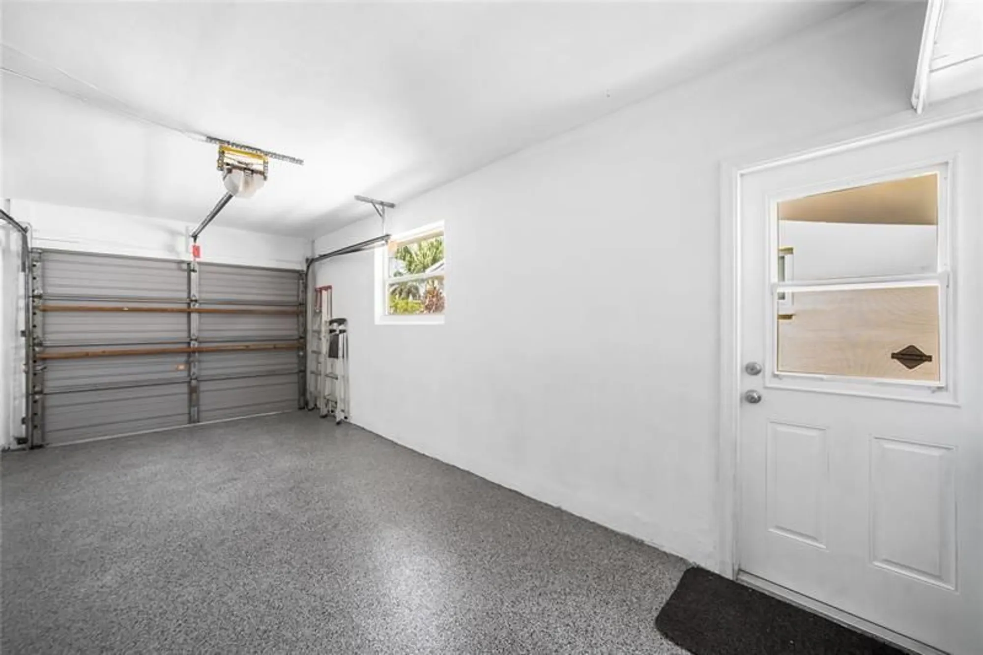 Property Slideshow image 24 of 34 | 4524 nw 43rd ave, Tamarac, FL, 33319