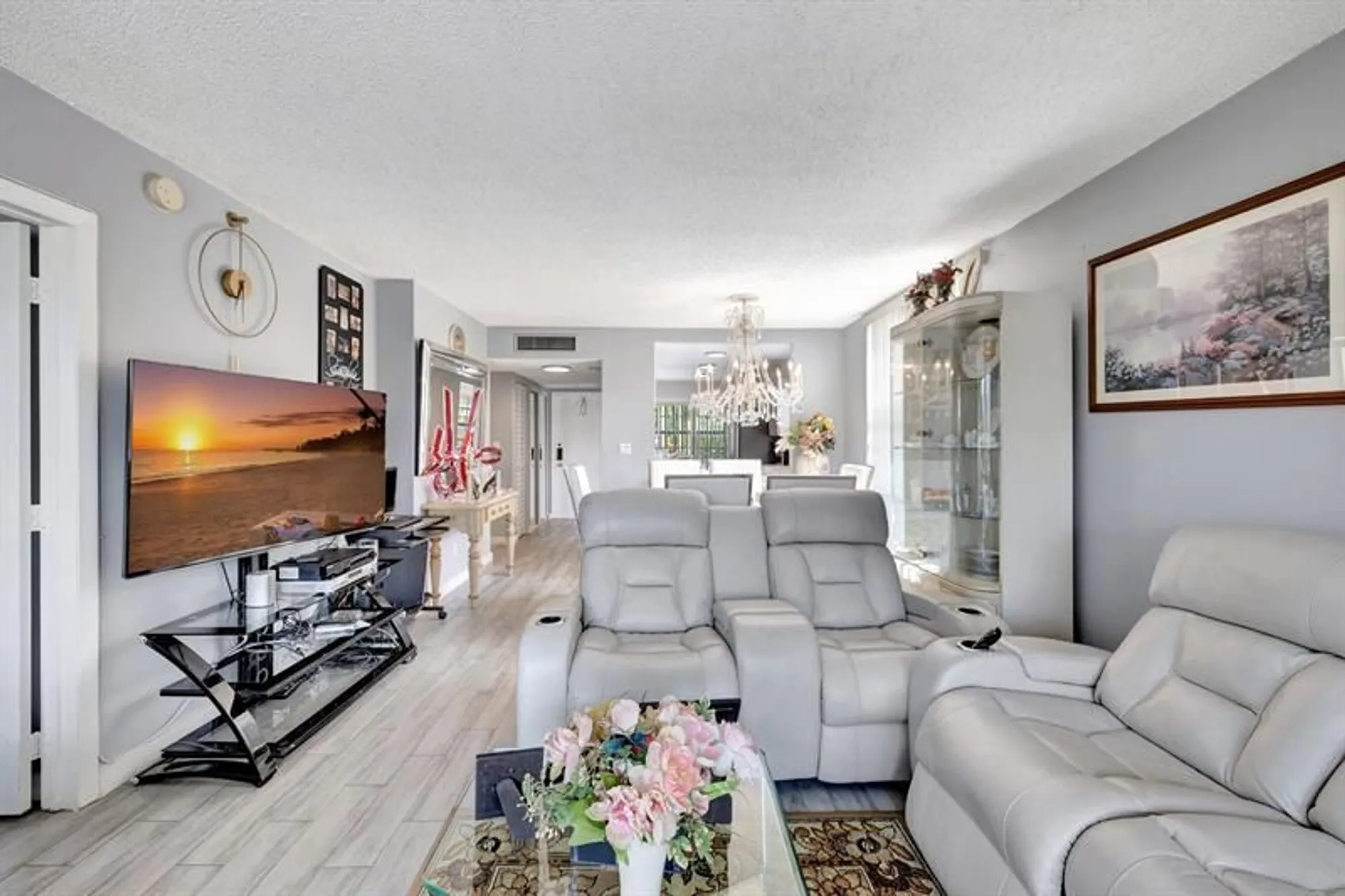 Property Slideshow image 5 of 31 | 5860 nw 64th ave apt 201, Tamarac, FL, 33319