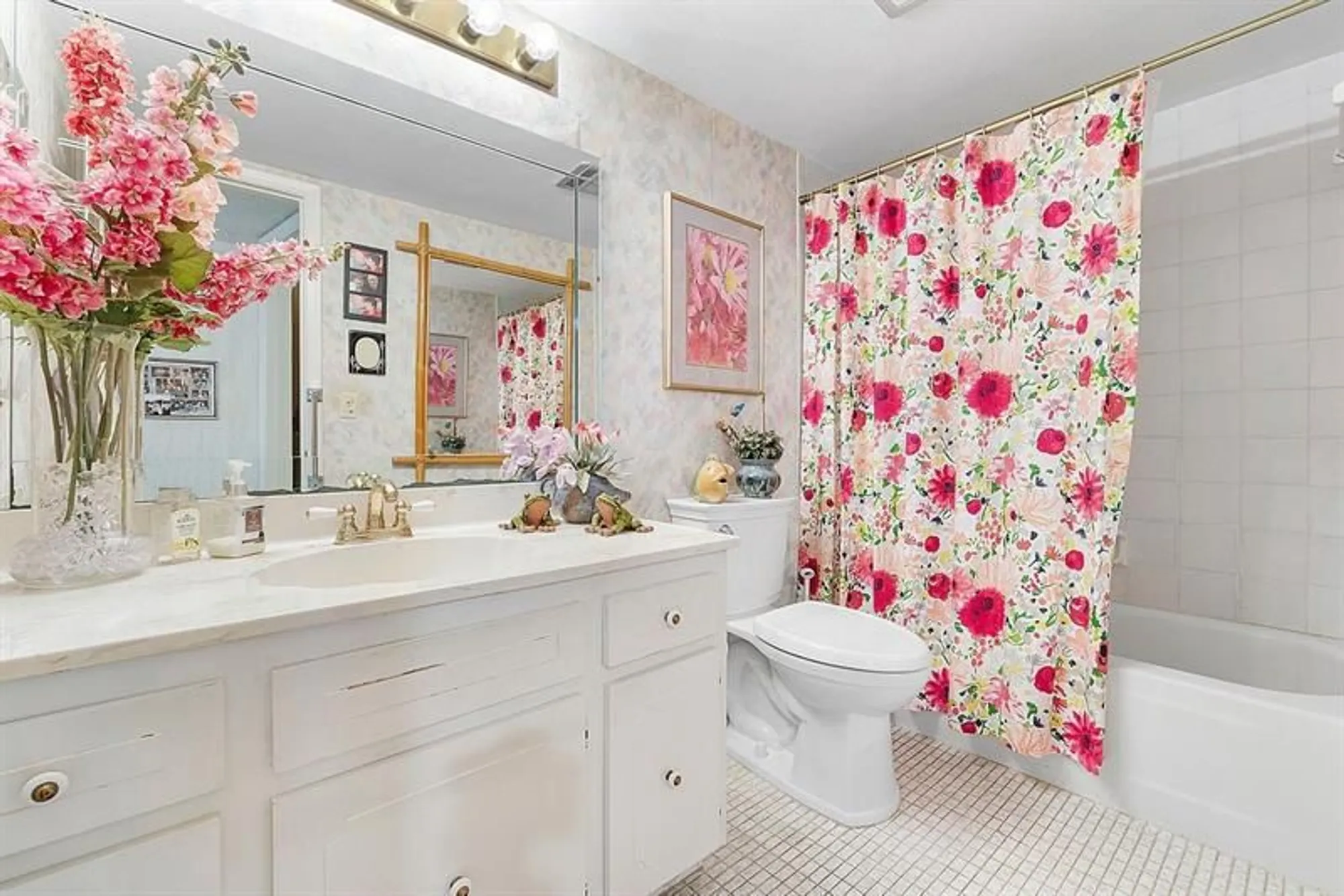 Property Slideshow image 20 of 32 | 3551 inverrary dr 404, Lauderhill, FL, 33319