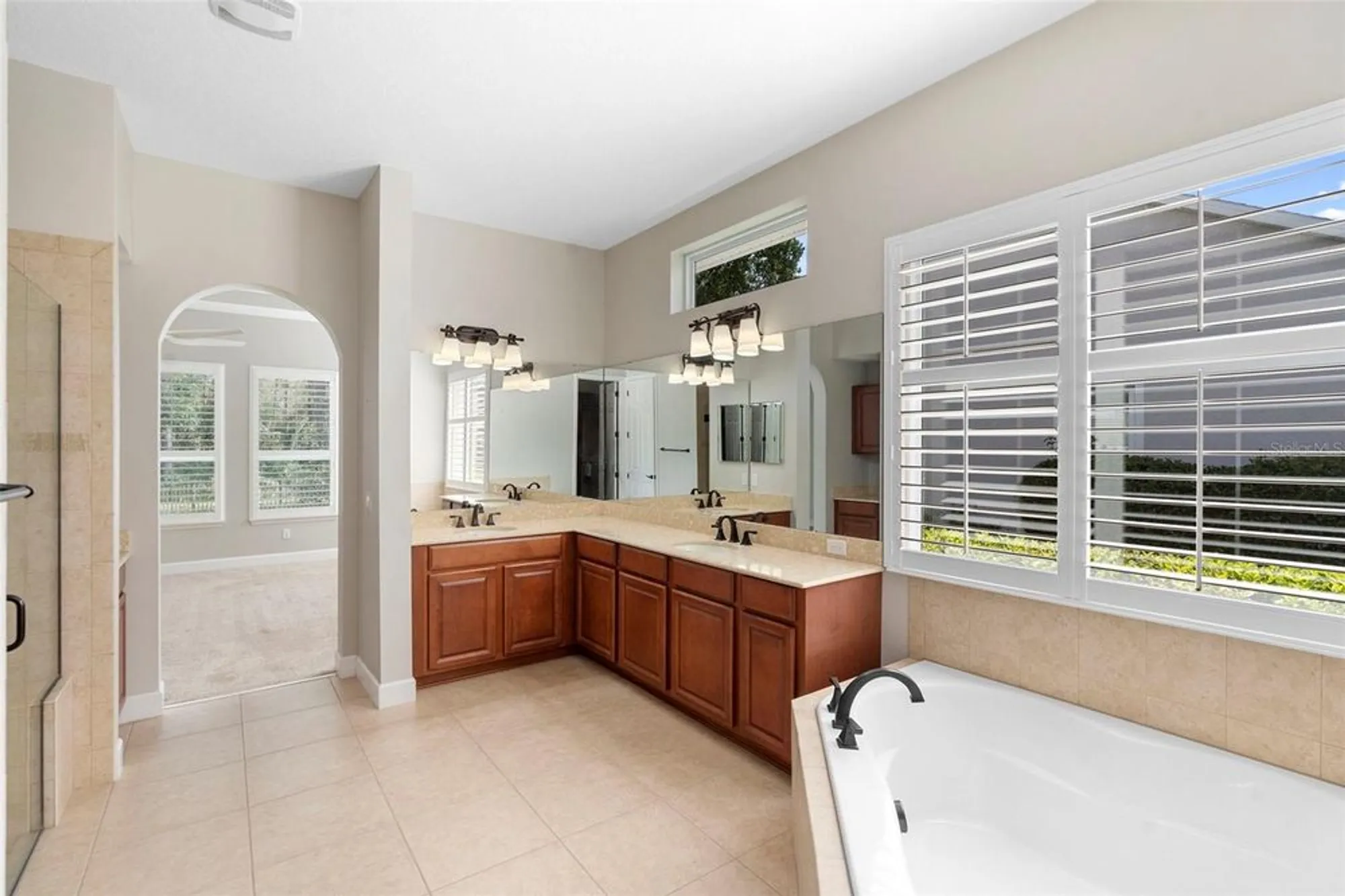 Property Slideshow image 33 of 47 | 1128 heron point way, Deland, FL, 32724