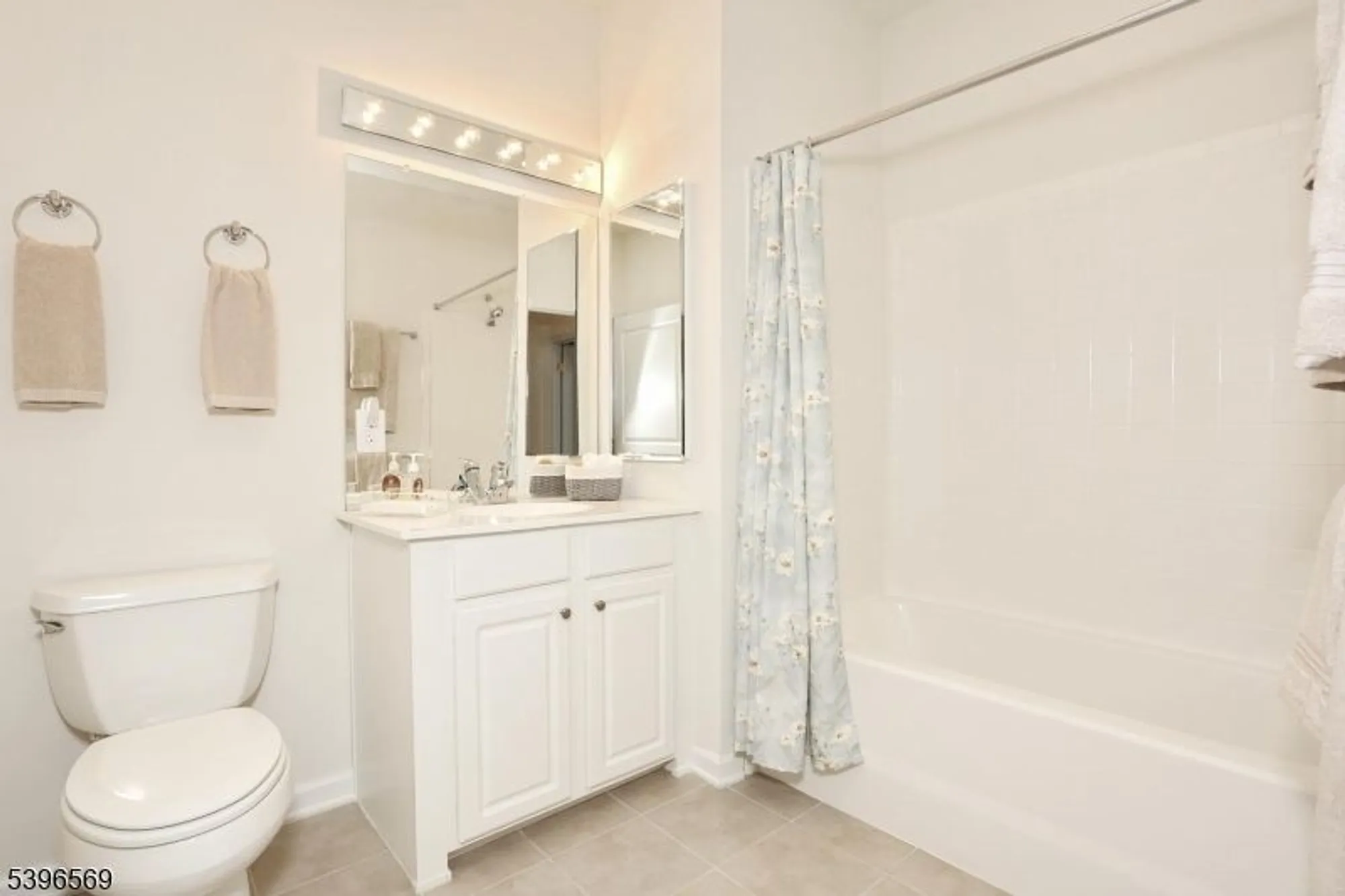 Property Slideshow image 25 of 45 | 10203 warrens way # 203, Wanaque, NJ, 07465