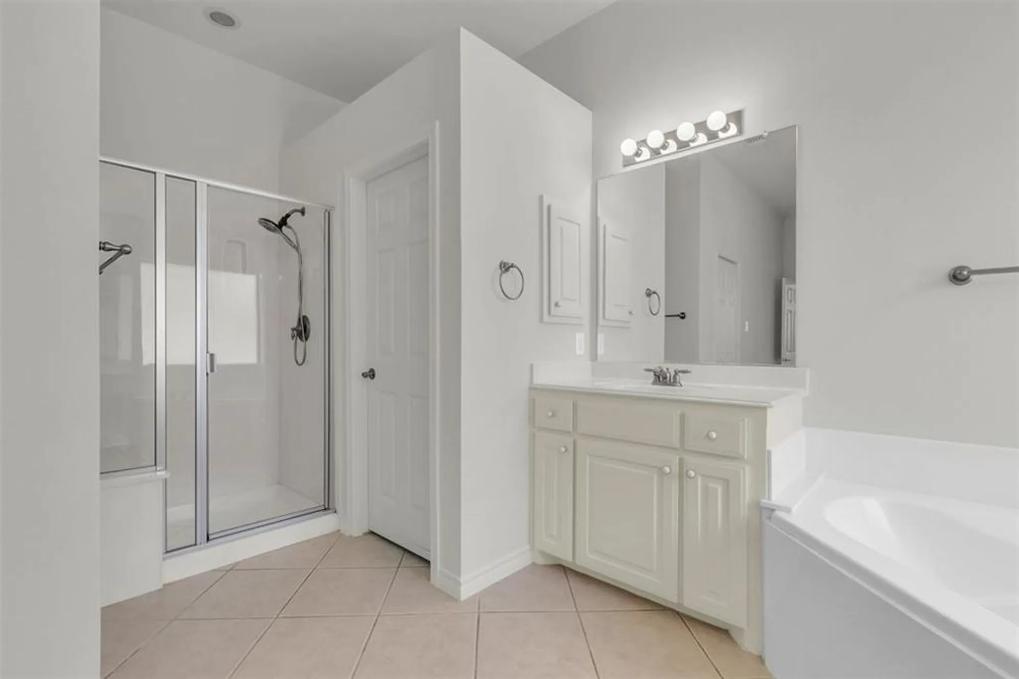 Property Slideshow image 12 of 29 | 654 scenic ranch cir, Fairview, TX, 75069