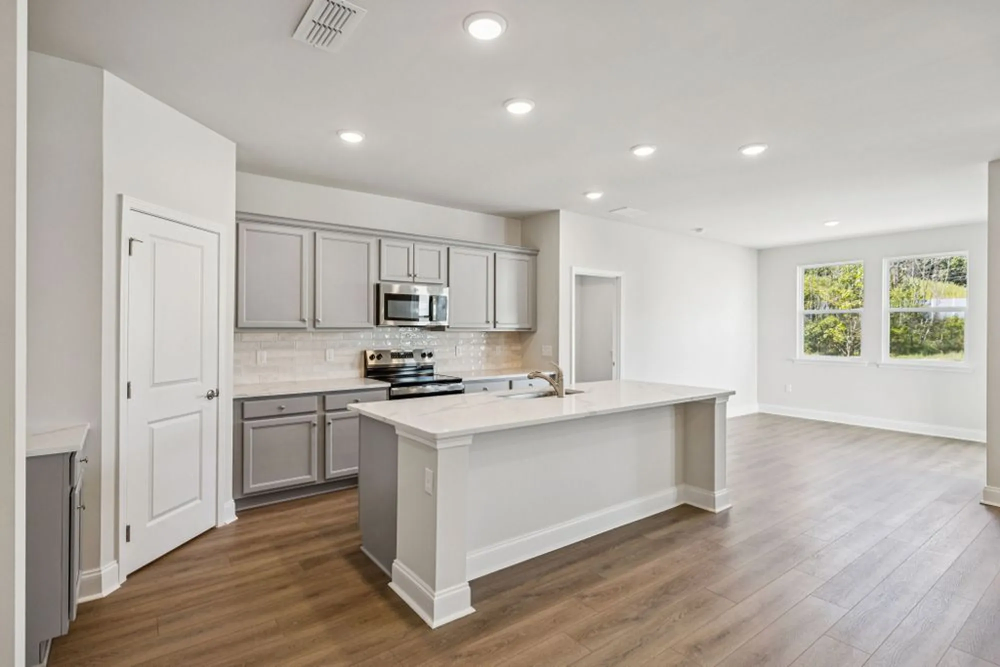 Property Slideshow image 30 of 48 | 312 stonehaus cir, Antioch, TN, 37013