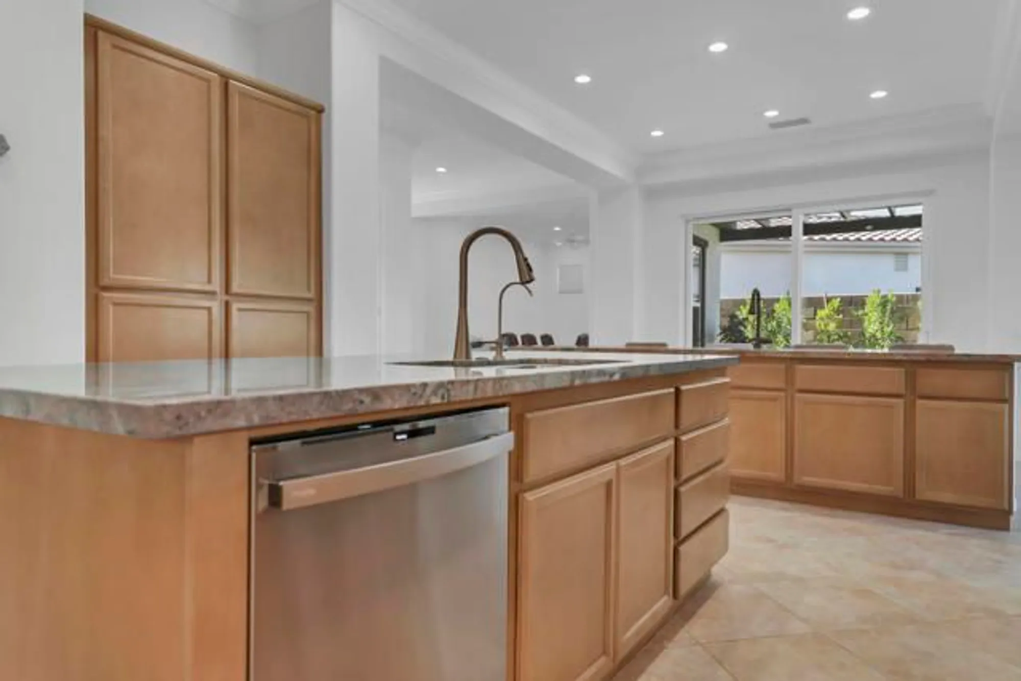 Property Slideshow image 9 of 66 | 81800 eagle claw dr, La Quinta, CA, 92253