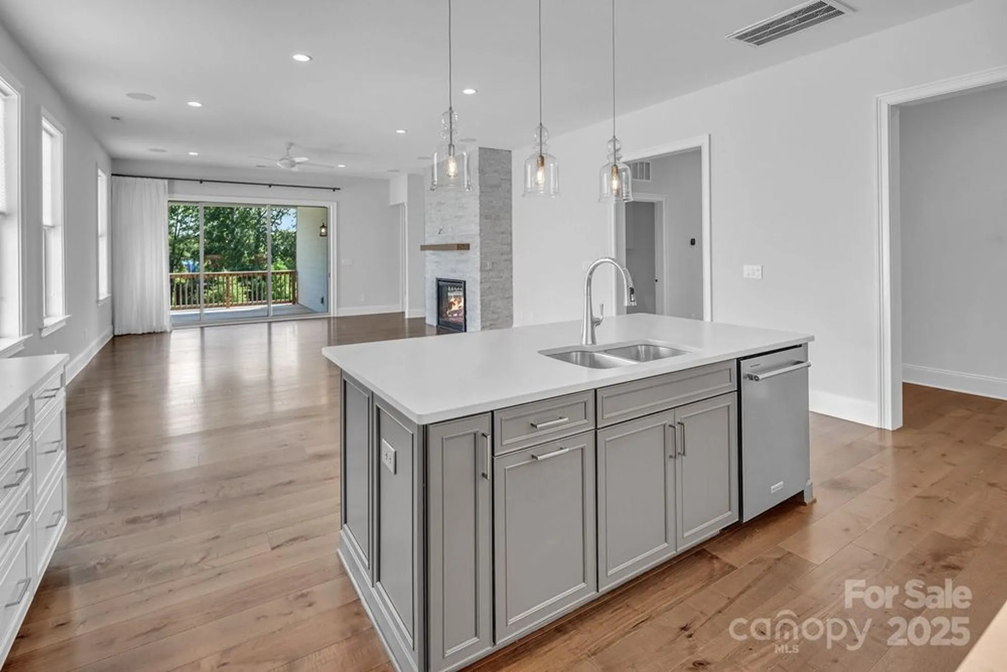 Property Slideshow image 11 of 44 | 14008 little spring ct, Charlotte, NC, 28278