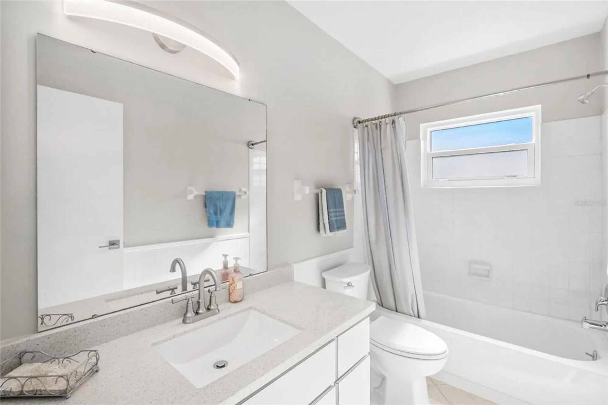 Property Slideshow image 24 of 35 | 6213 green view dr # 127, Sarasota, FL, 34231