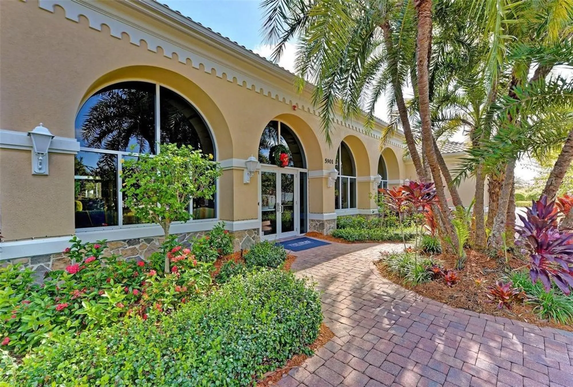 Property Slideshow image 48 of 65 | 5827 benevento dr, Sarasota, FL, 34238