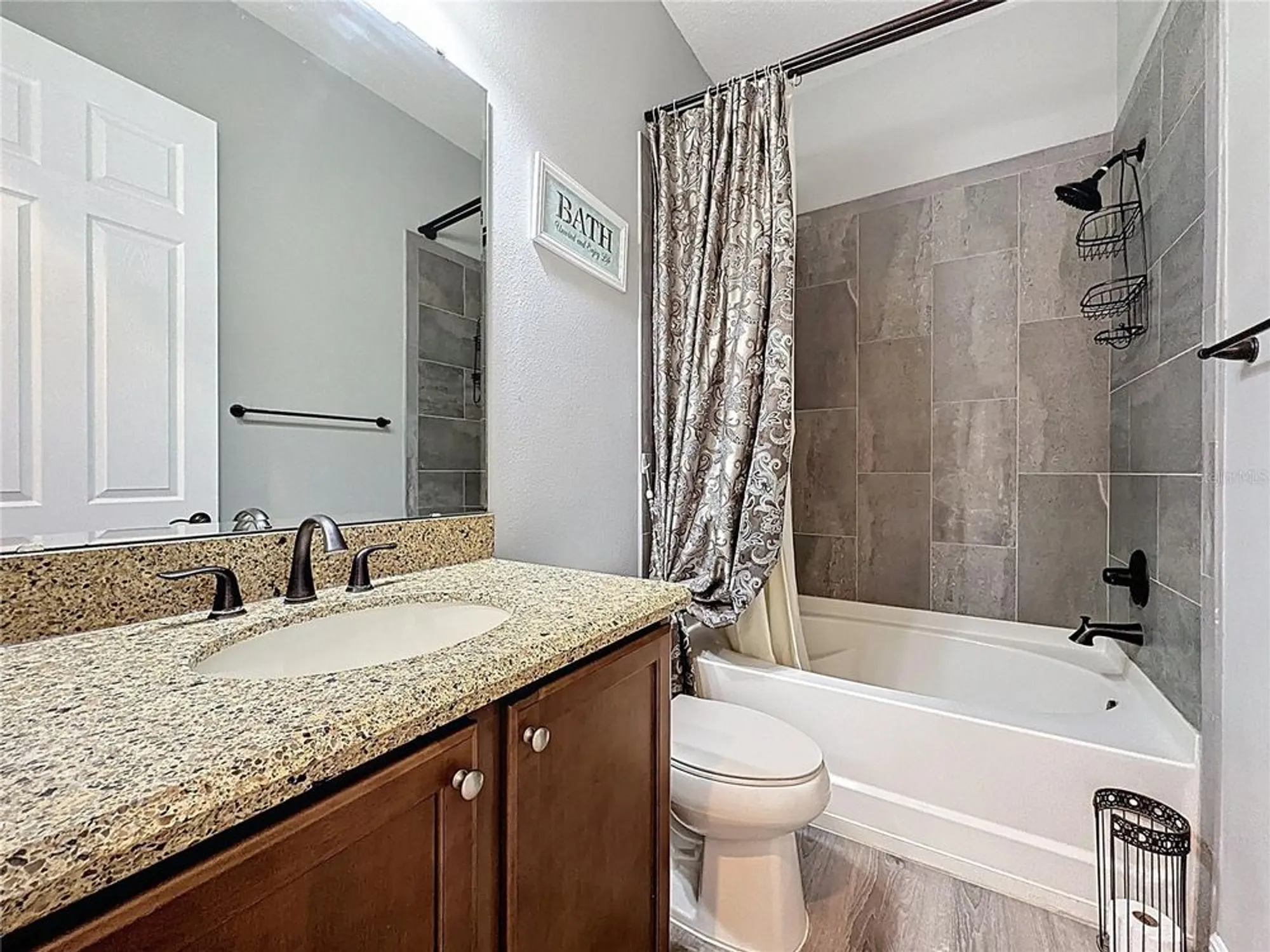Property Slideshow image 25 of 54 | 228 bayou bend rd, Groveland, FL, 34736