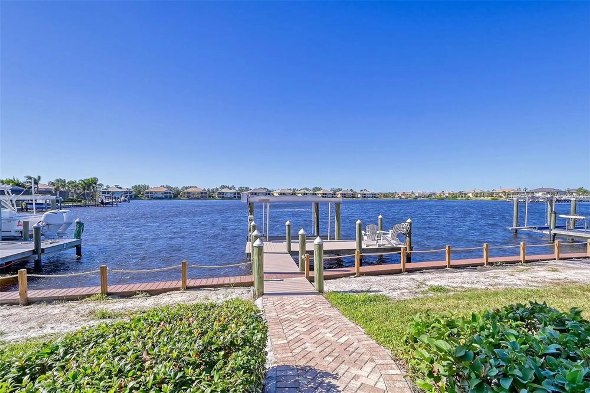 Property Slideshow image 52 of 100 | 1014 overlook ct, Bradenton, FL, 34208