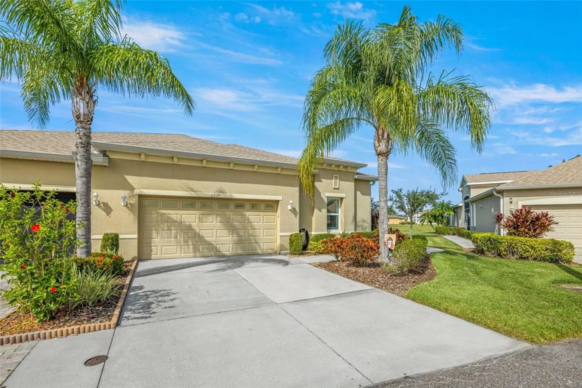 Property Slideshow image 2 of 74 | 2507 sapphire greens ln # 32, Sun City Center, FL, 33573