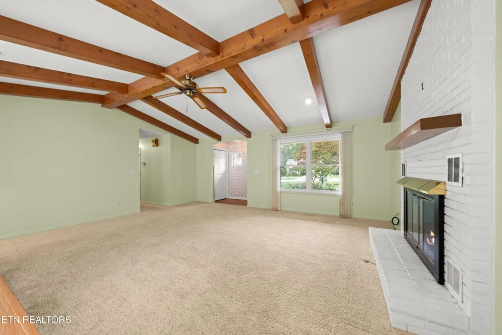 Property Slideshow image 4 of 29 | 238 lakeview dr, Crossville, TN, 38558