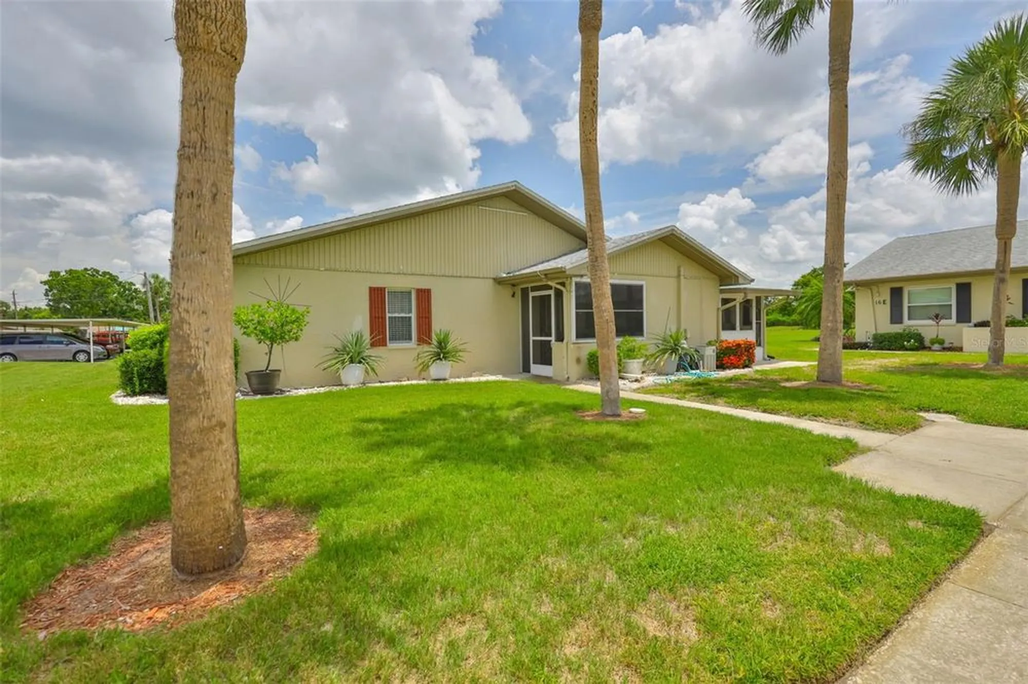 Property Slideshow image 4 of 55 | 1905 canterbury ln unit 17, Sun City Center, FL, 33573