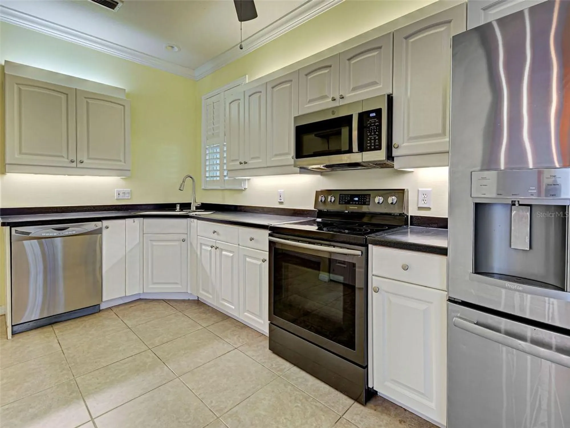 Property Slideshow image 19 of 54 | 912 barclay ct, Venice, FL, 34293