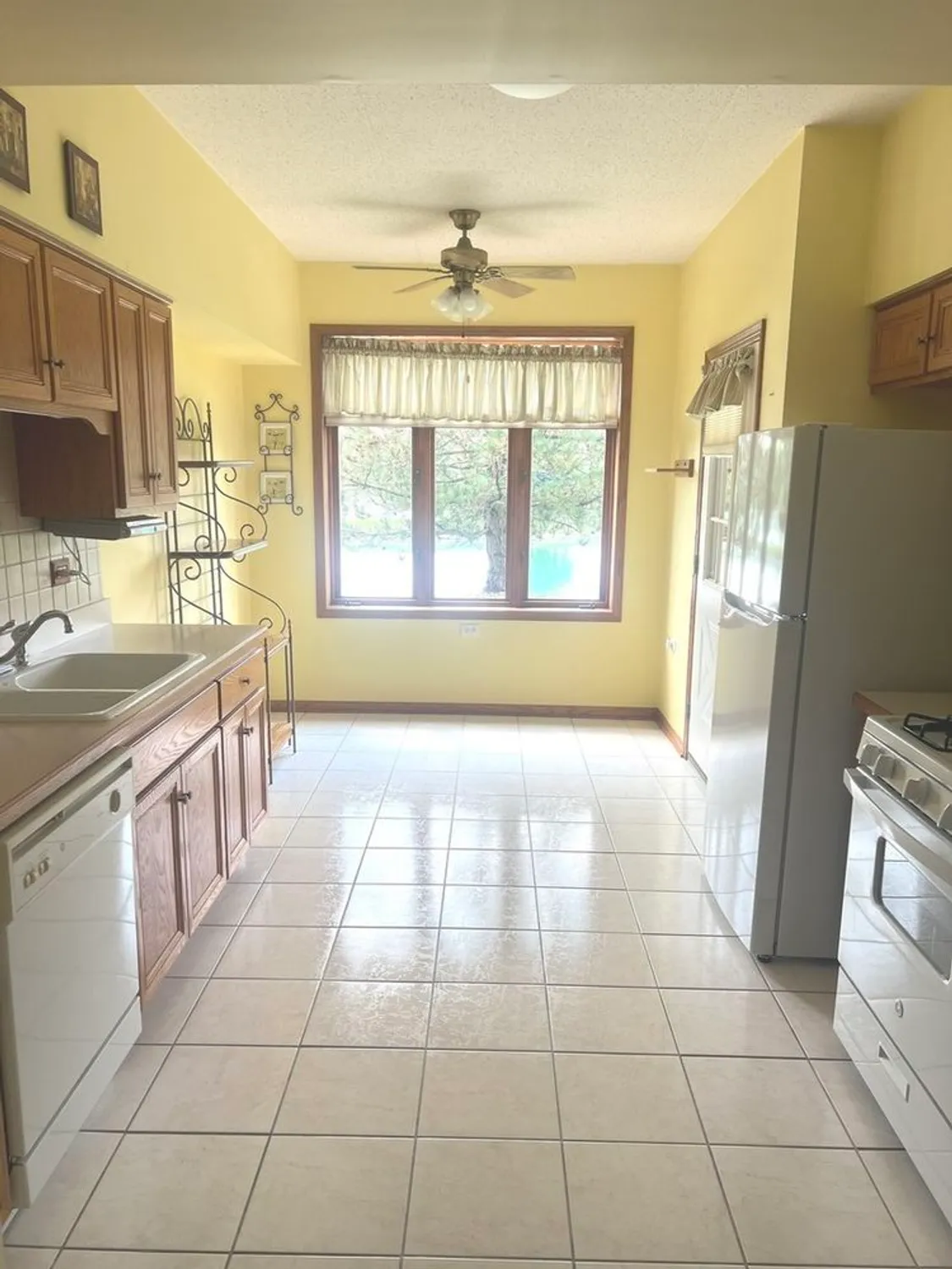 Property Slideshow image 4 of 33 | 6243 misty pines dr 1, Tinley Park, IL, 60477