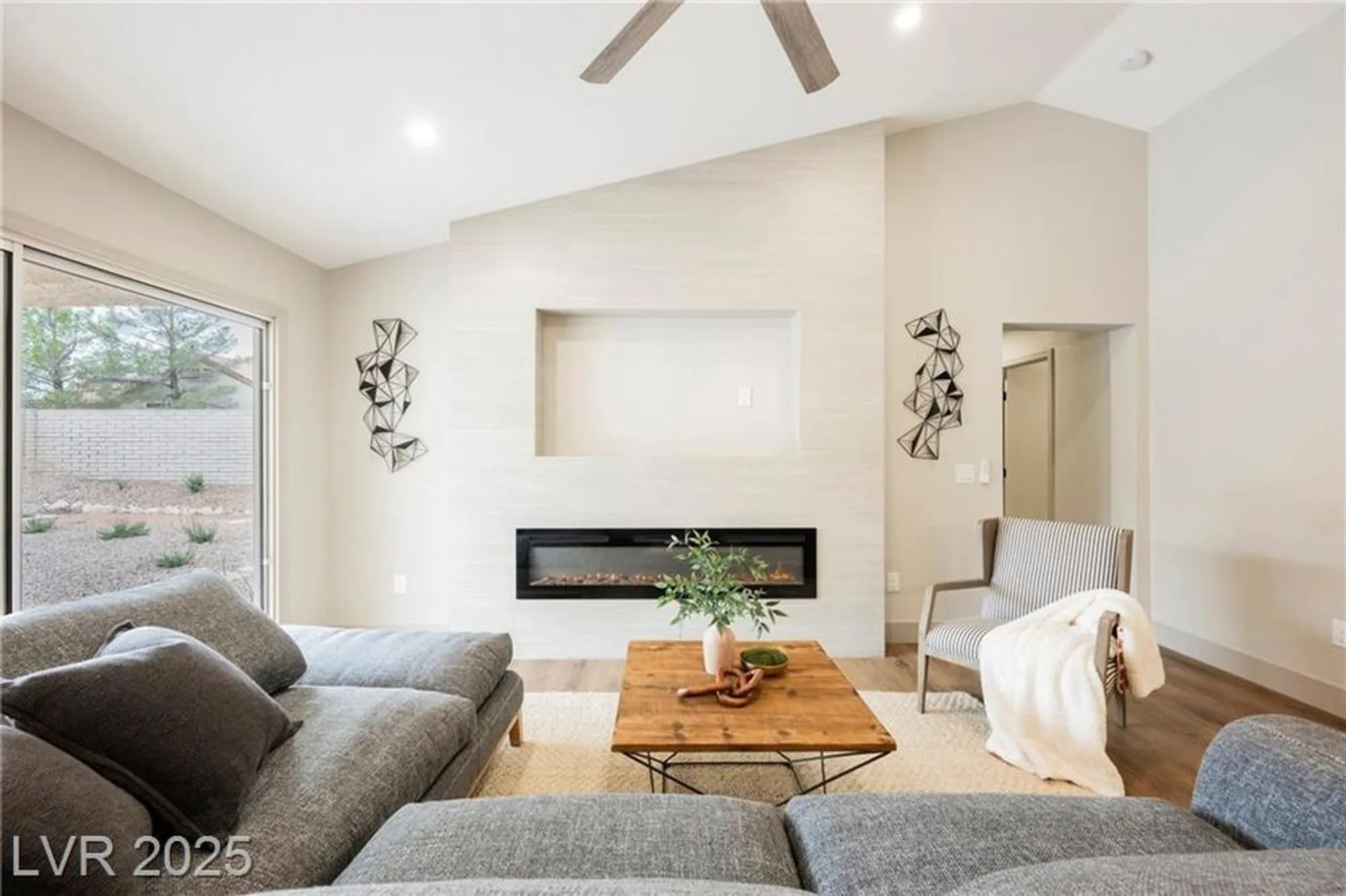 Property Slideshow image 13 of 28 | 9337 quail ridge dr, Las Vegas, NV, 89134