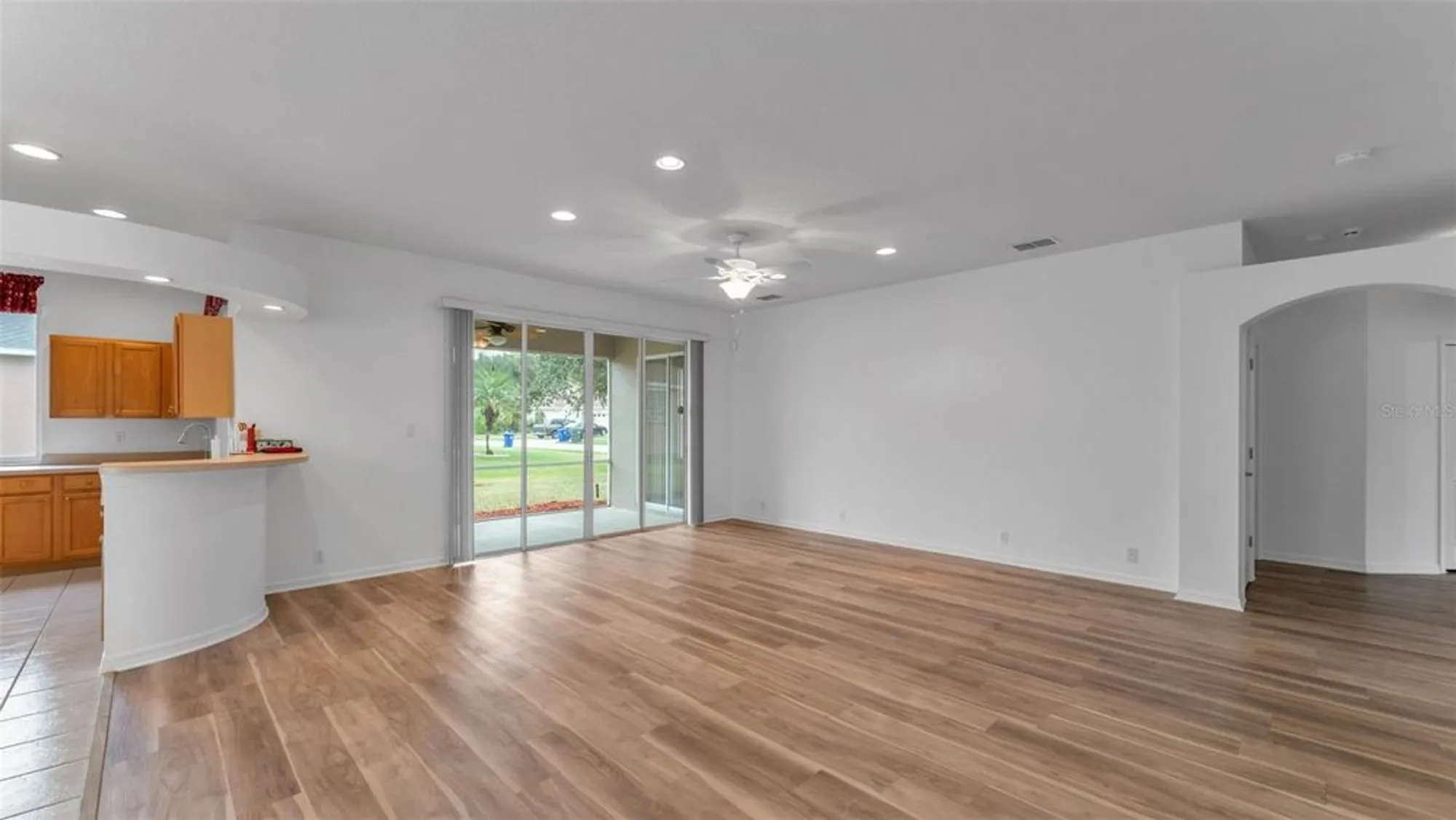 Property Slideshow image 8 of 37 | 4268 windchime ln, Lakeland, FL, 33811