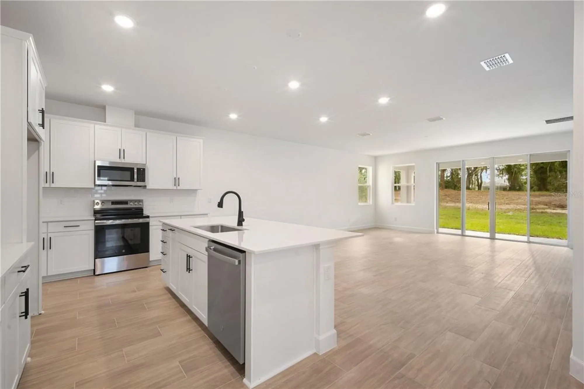 Property Slideshow image 9 of 45 | 9177 players dr, Weeki Wachee, FL, 34613