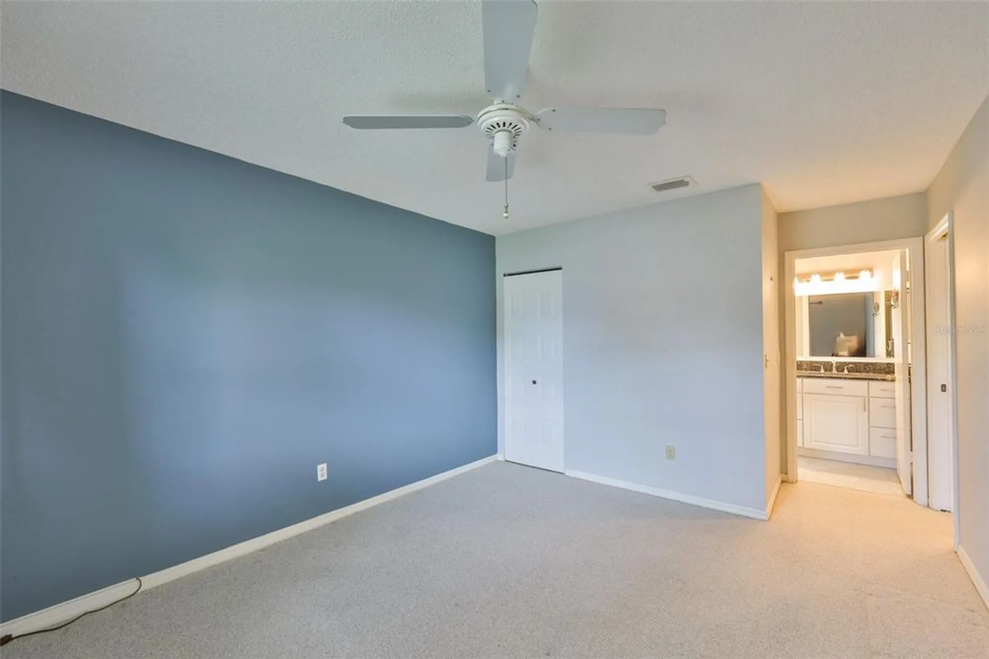 Property Slideshow image 21 of 36 | 2206 horsham pl, Sun City Center, FL, 33573