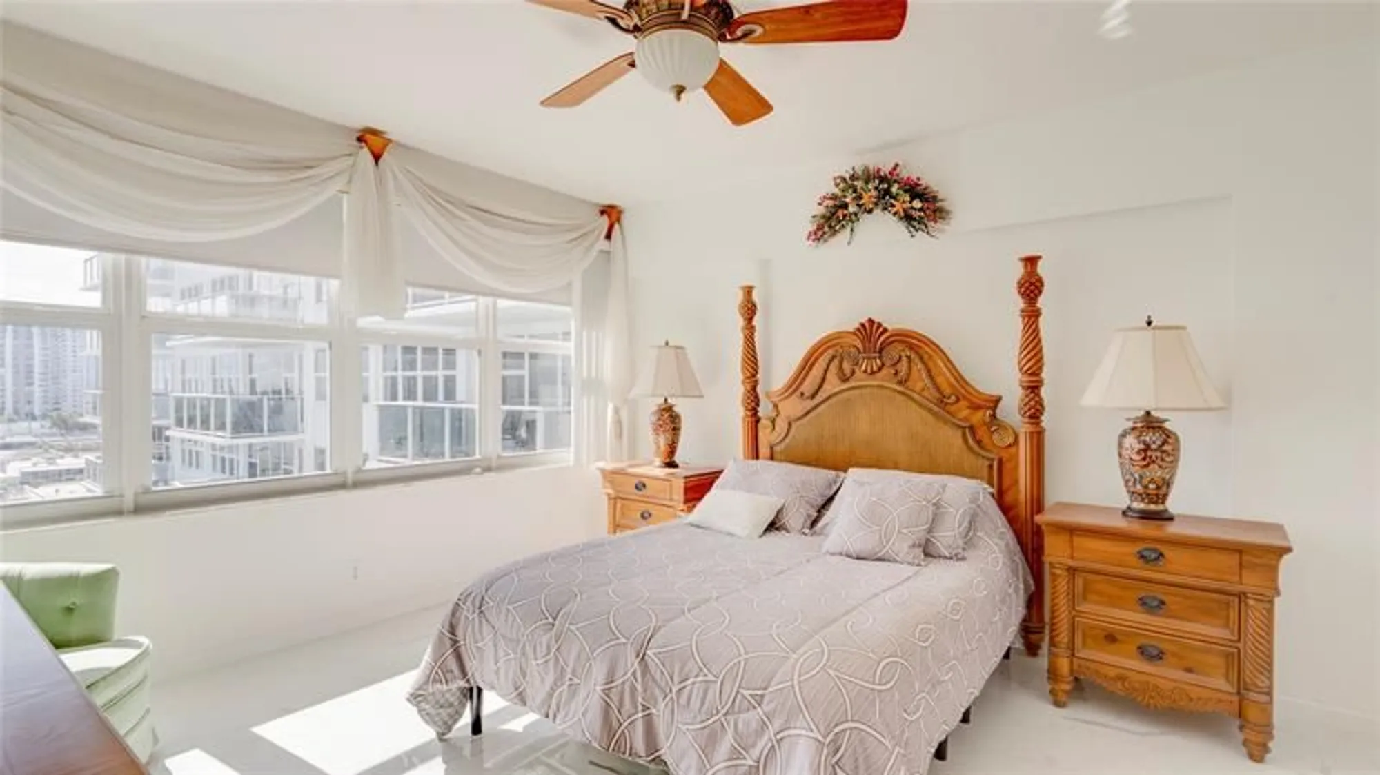 Property Slideshow image 14 of 40 | 3333 ne 34th st apt 811, Fort Lauderdale, FL, 33308