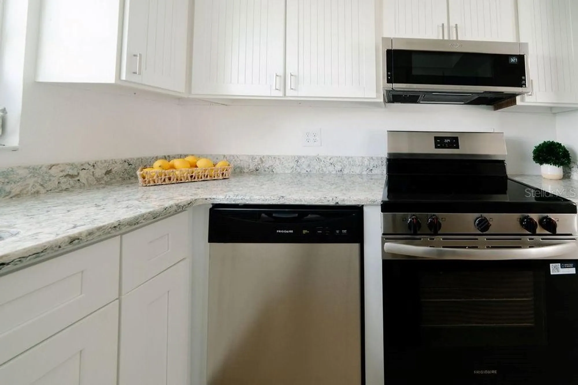 Property Slideshow image 3 of 34 | 669 spanish dr n # 21, Longboat Key, FL, 34228