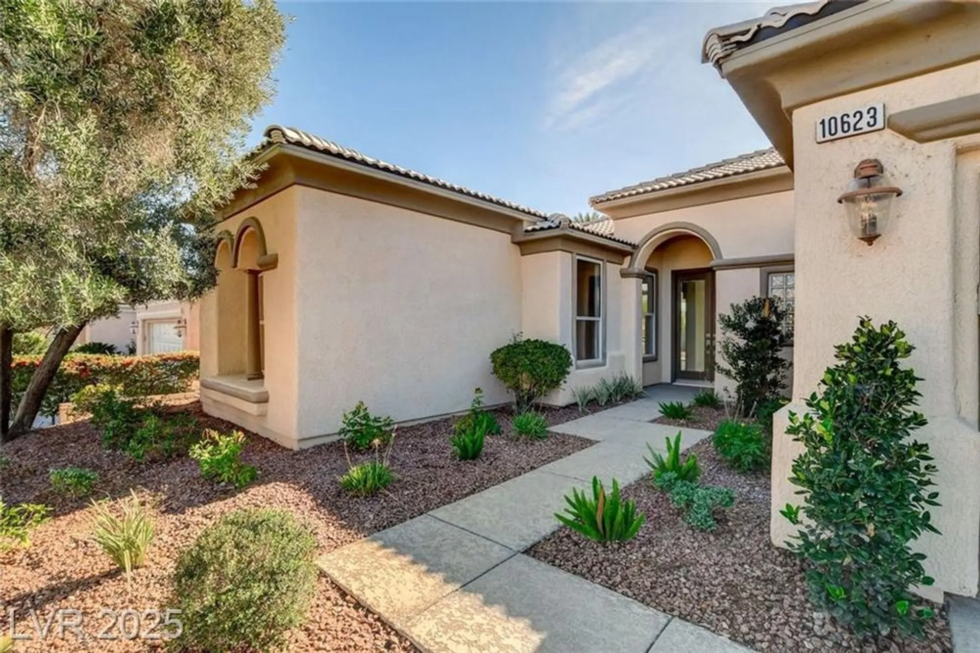 Property Slideshow image 12 of 57 | 10623 riva de fiore ave, Las Vegas, NV, 89135