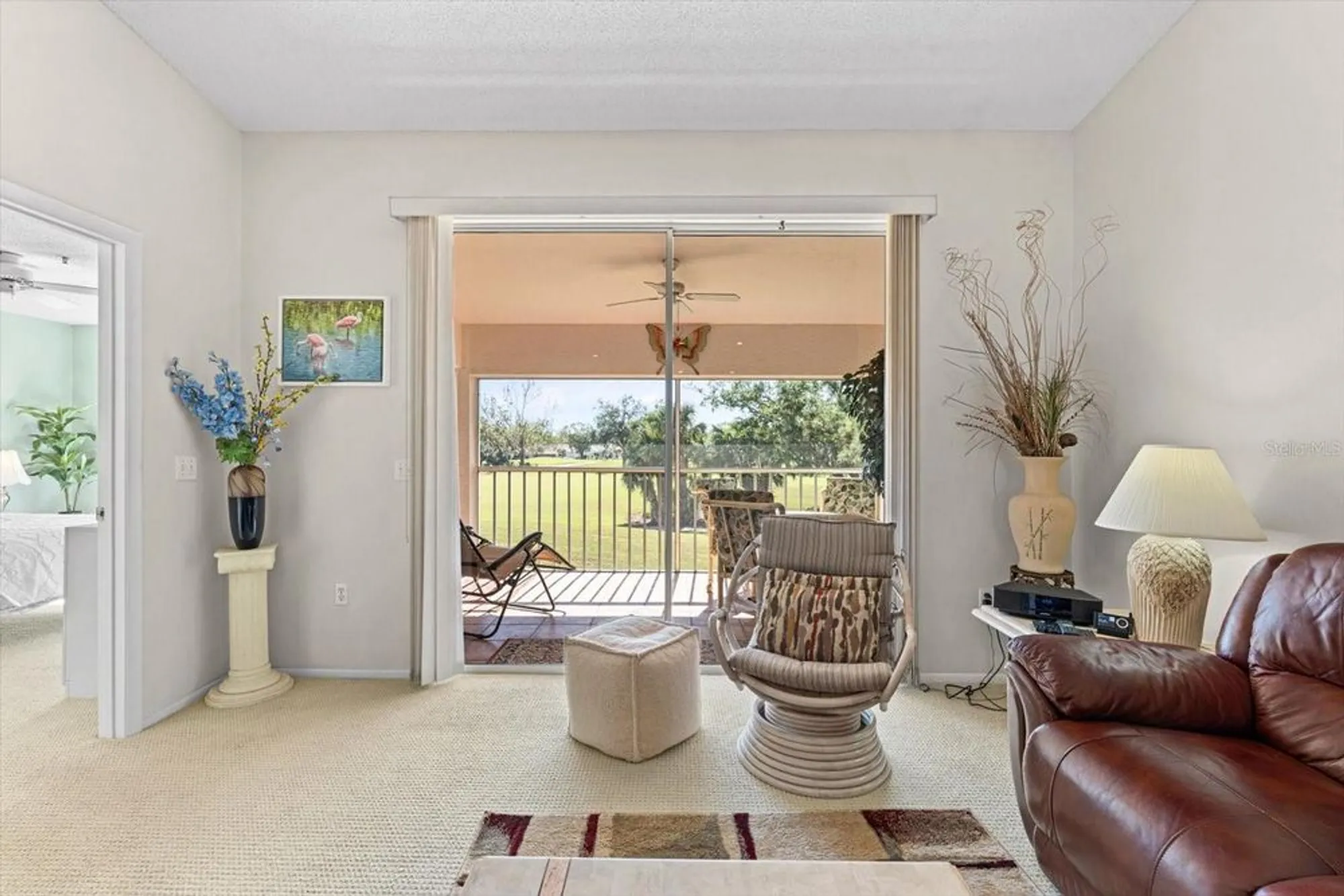 Property Slideshow image 10 of 67 | 6908 drewrys blf apt 711, Bradenton, FL, 34203