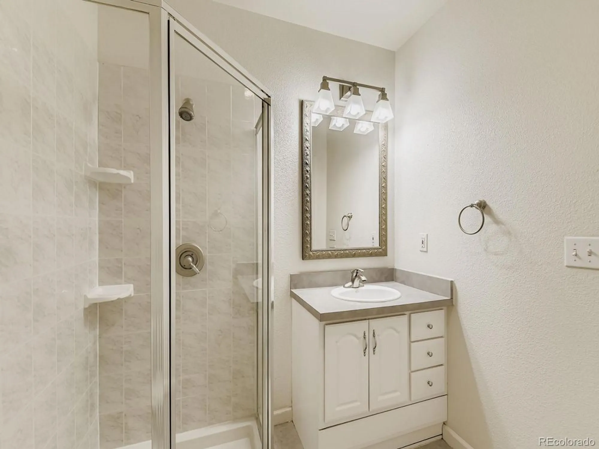 Property Slideshow image 25 of 37 | 2712 w greens pl, Littleton, CO, 80123