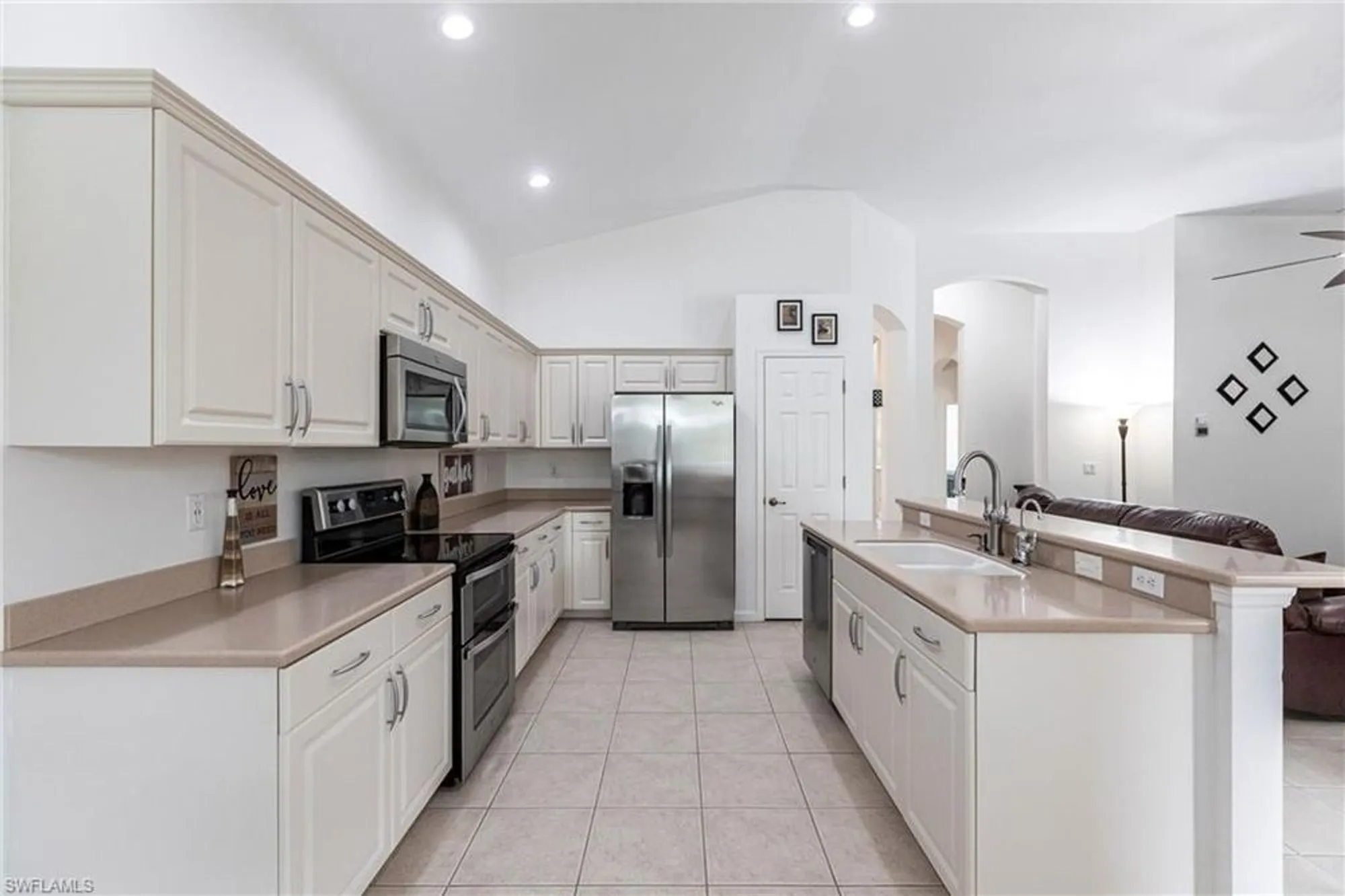 Property Slideshow image 10 of 41 | 12020 bramble cove dr, Fort Myers, FL, 33905